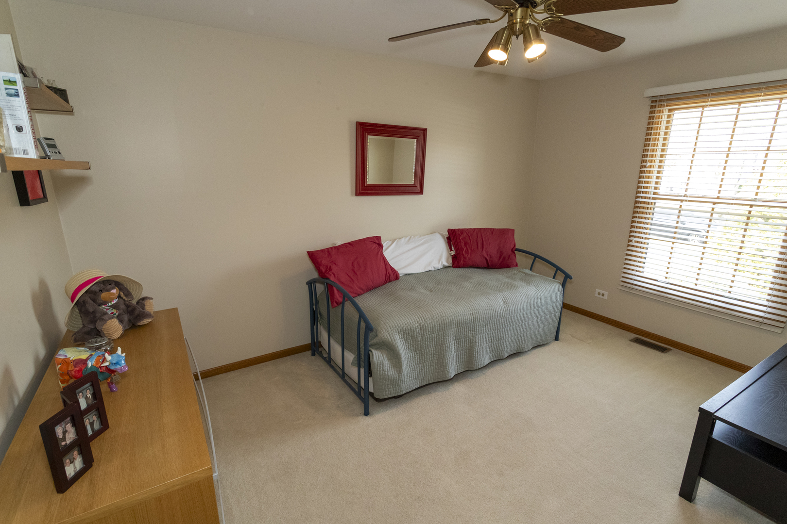 332 Byron Avenue, Bloomingdale, IL 60108