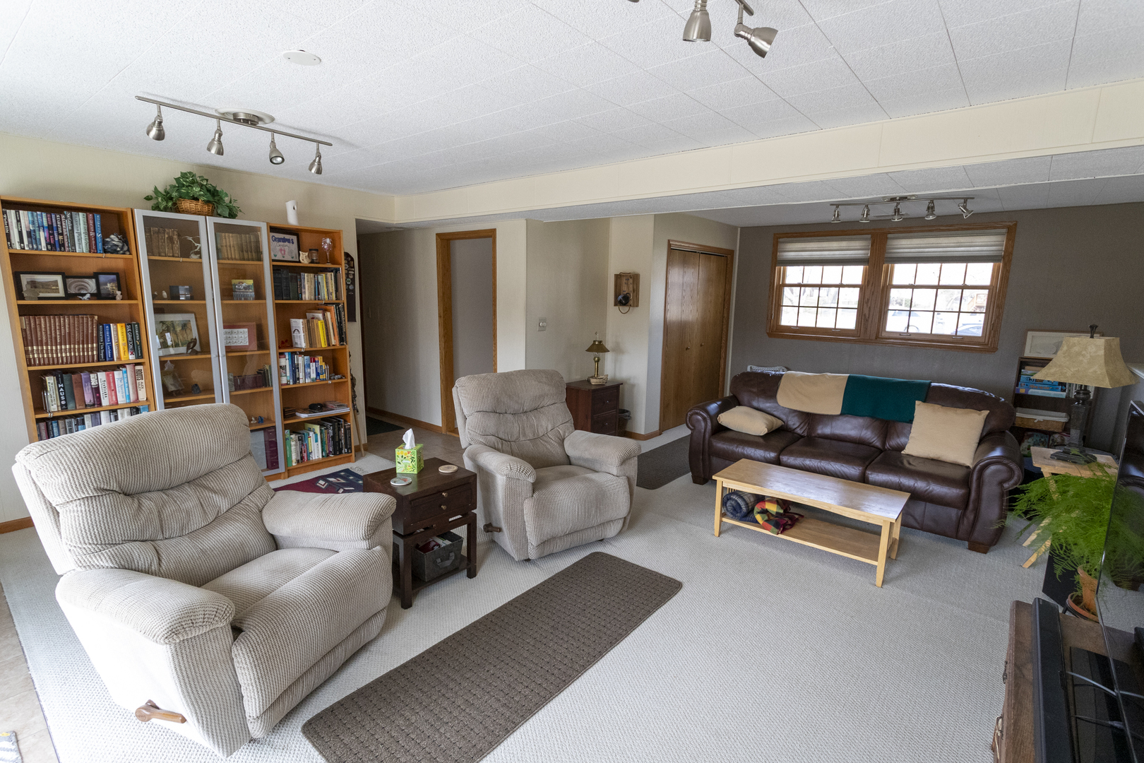 332 Byron Avenue, Bloomingdale, IL 60108