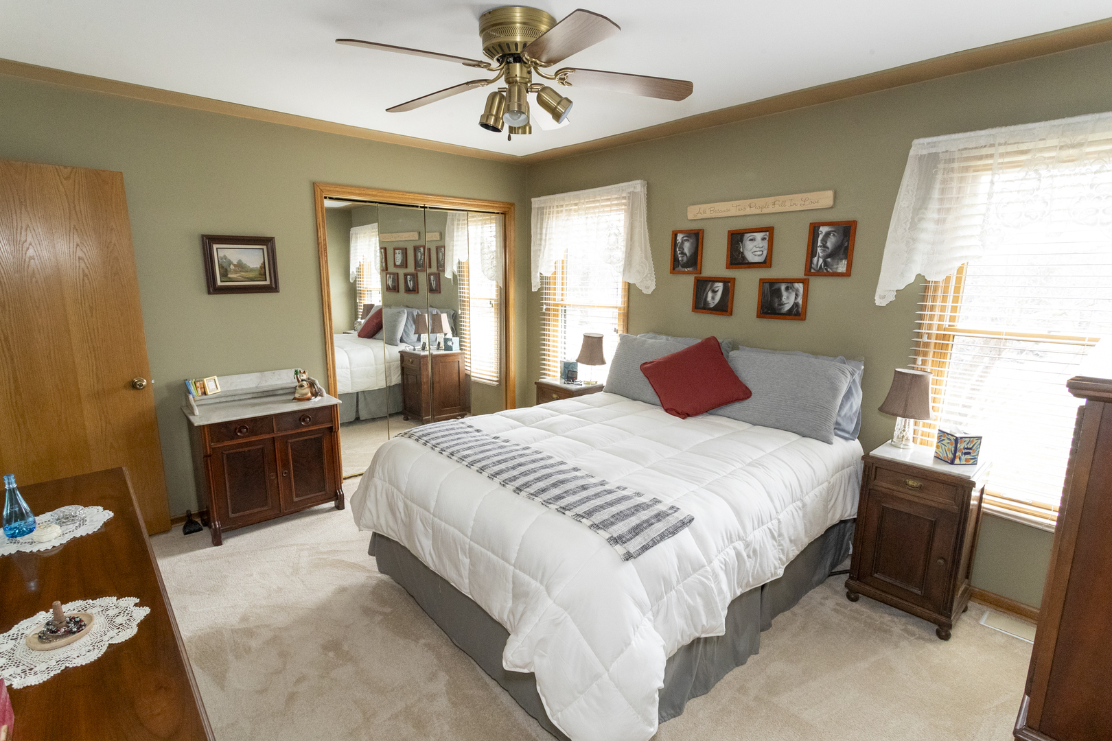 332 Byron Avenue, Bloomingdale, IL 60108