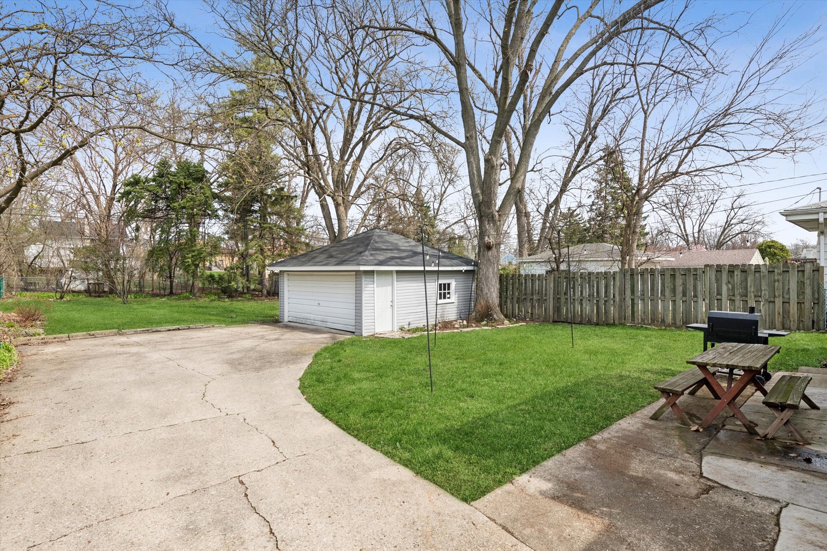 124 E Jackson Street, Villa Park, IL 60181