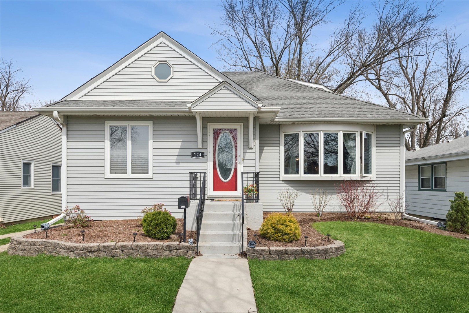 124 E Jackson Street, Villa Park, IL 60181