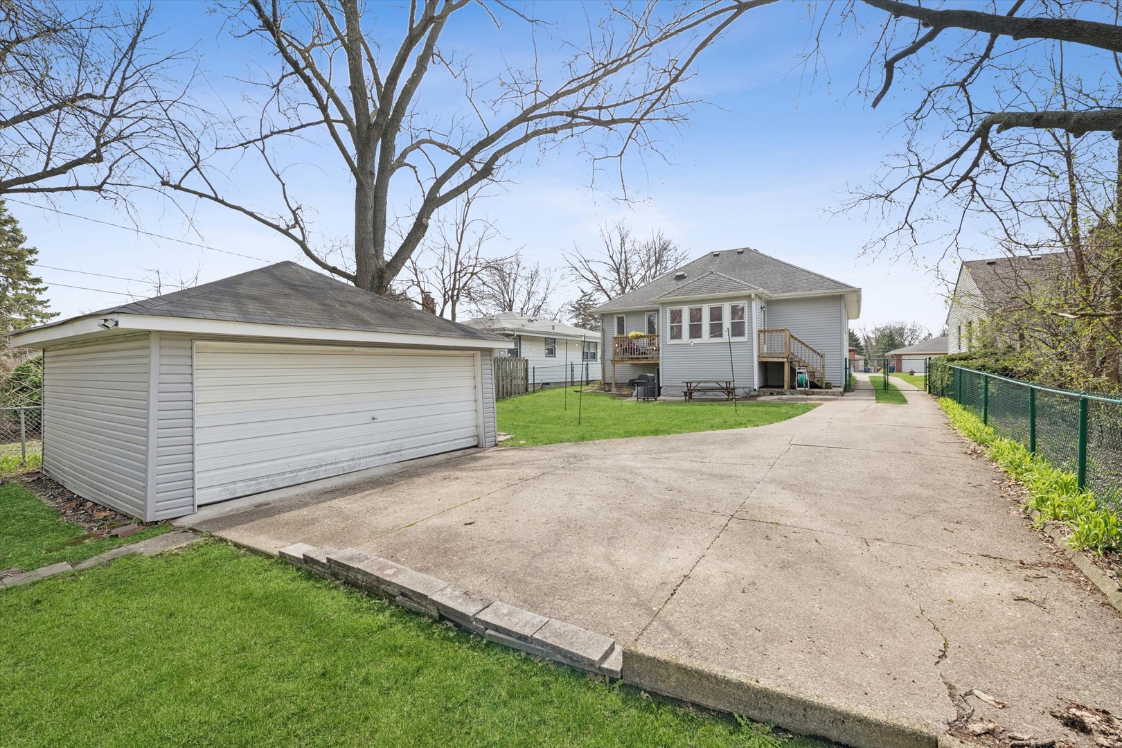 124 E Jackson Street, Villa Park, IL 60181