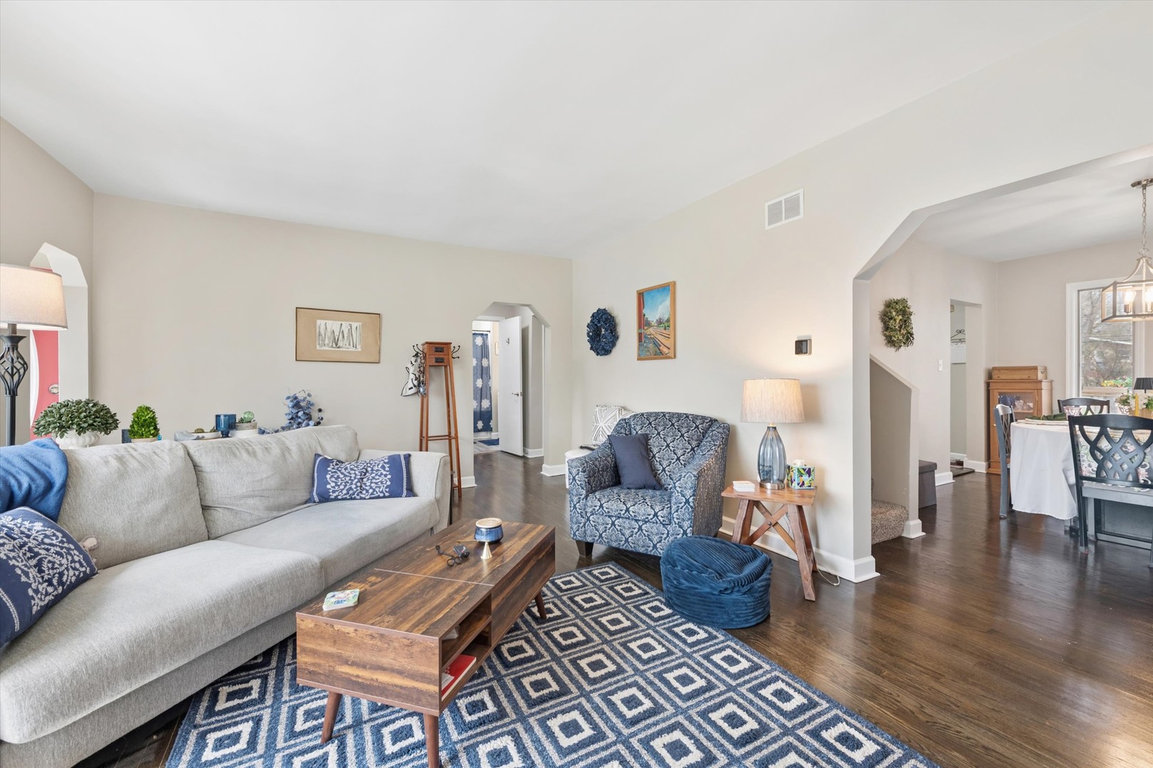 124 E Jackson Street, Villa Park, IL 60181