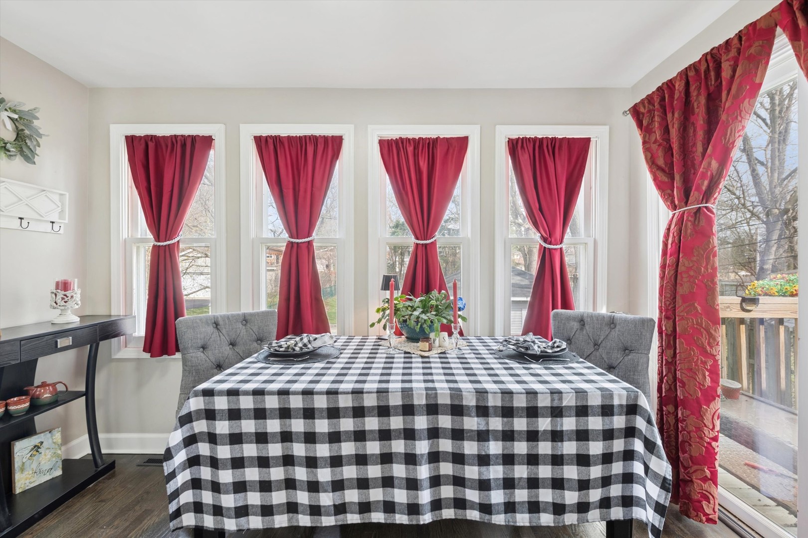 124 E Jackson Street, Villa Park, IL 60181