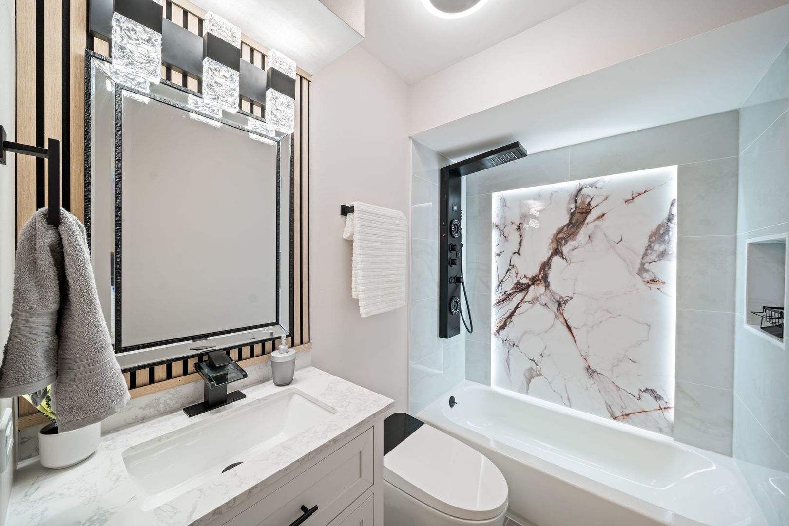 10 Trafalgar Square #403, Lincolnshire, IL 60069