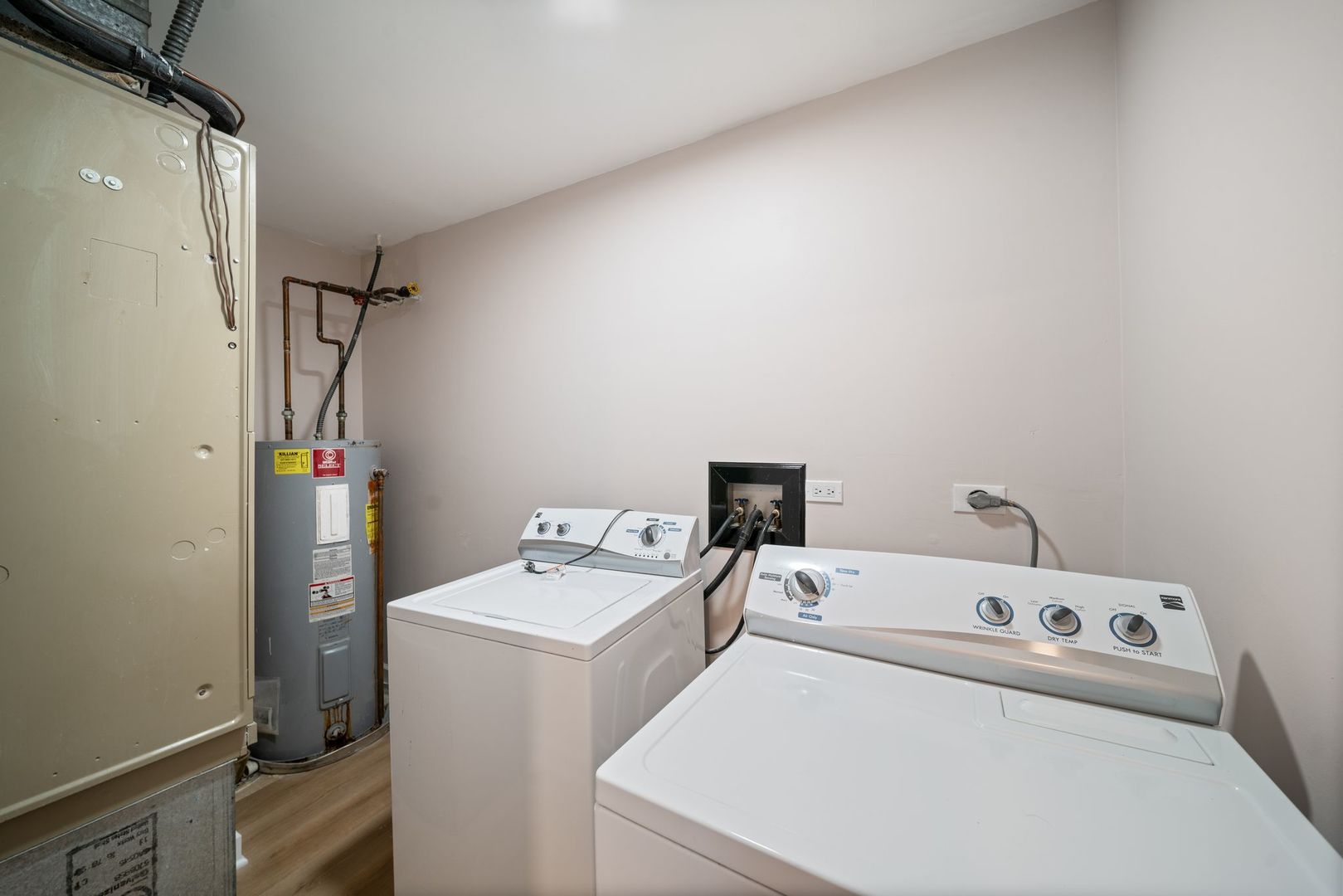 10 Trafalgar Square #403, Lincolnshire, IL 60069