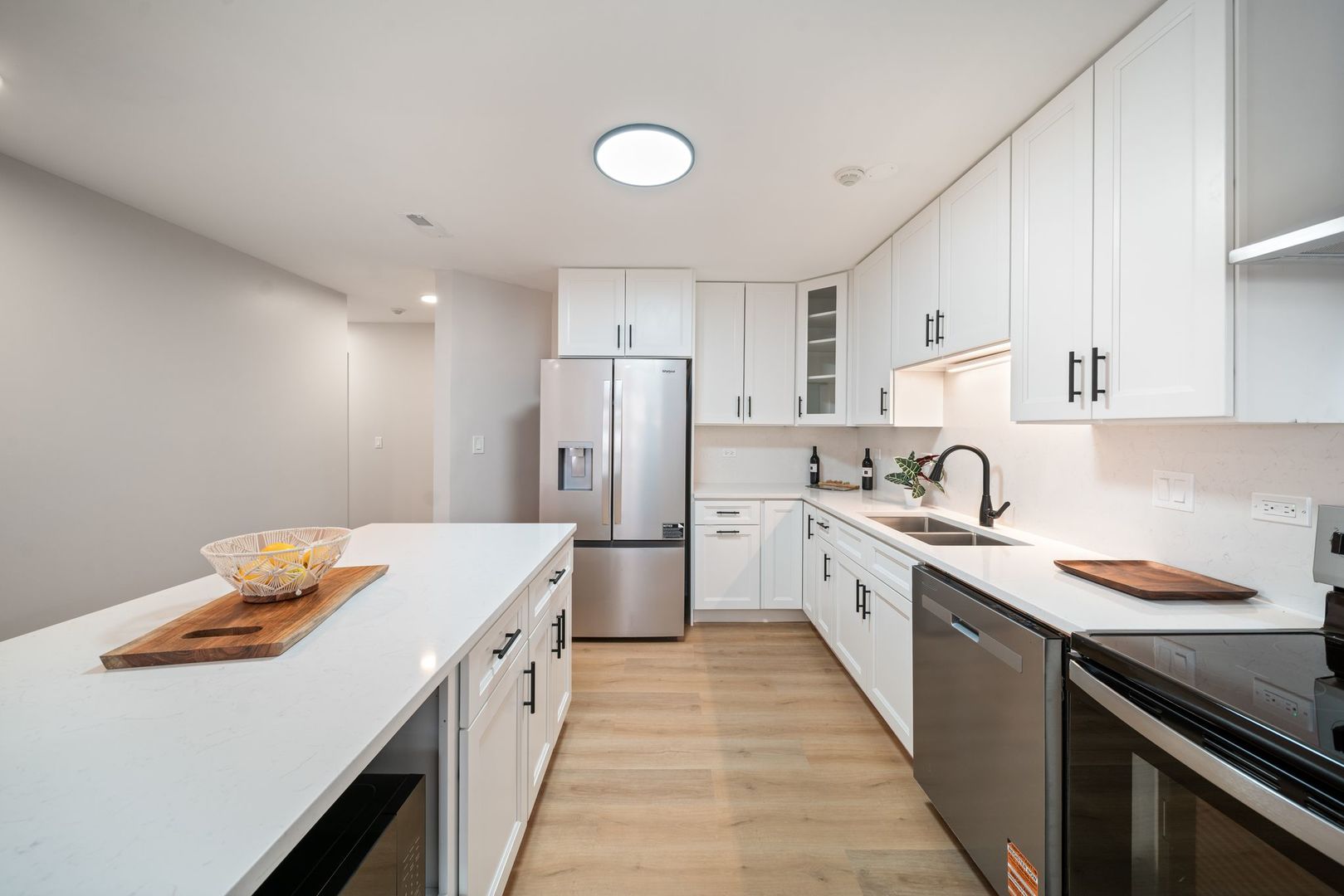 10 Trafalgar Square #403, Lincolnshire, IL 60069