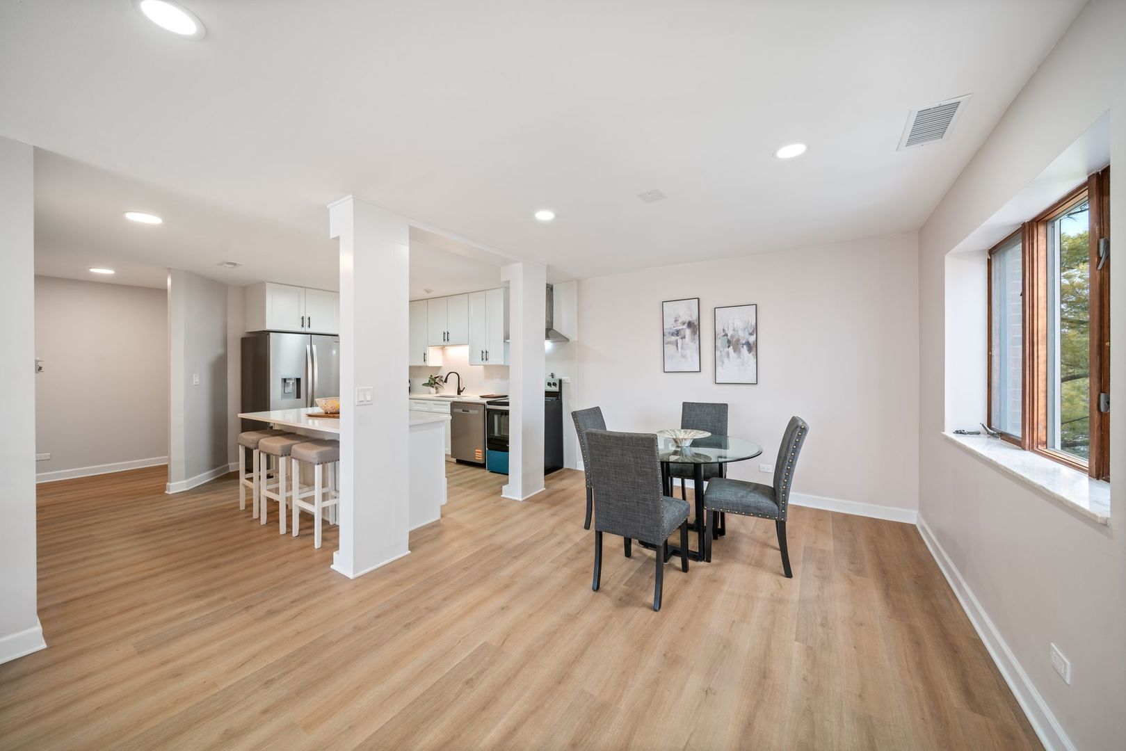 10 Trafalgar Square #403, Lincolnshire, IL 60069