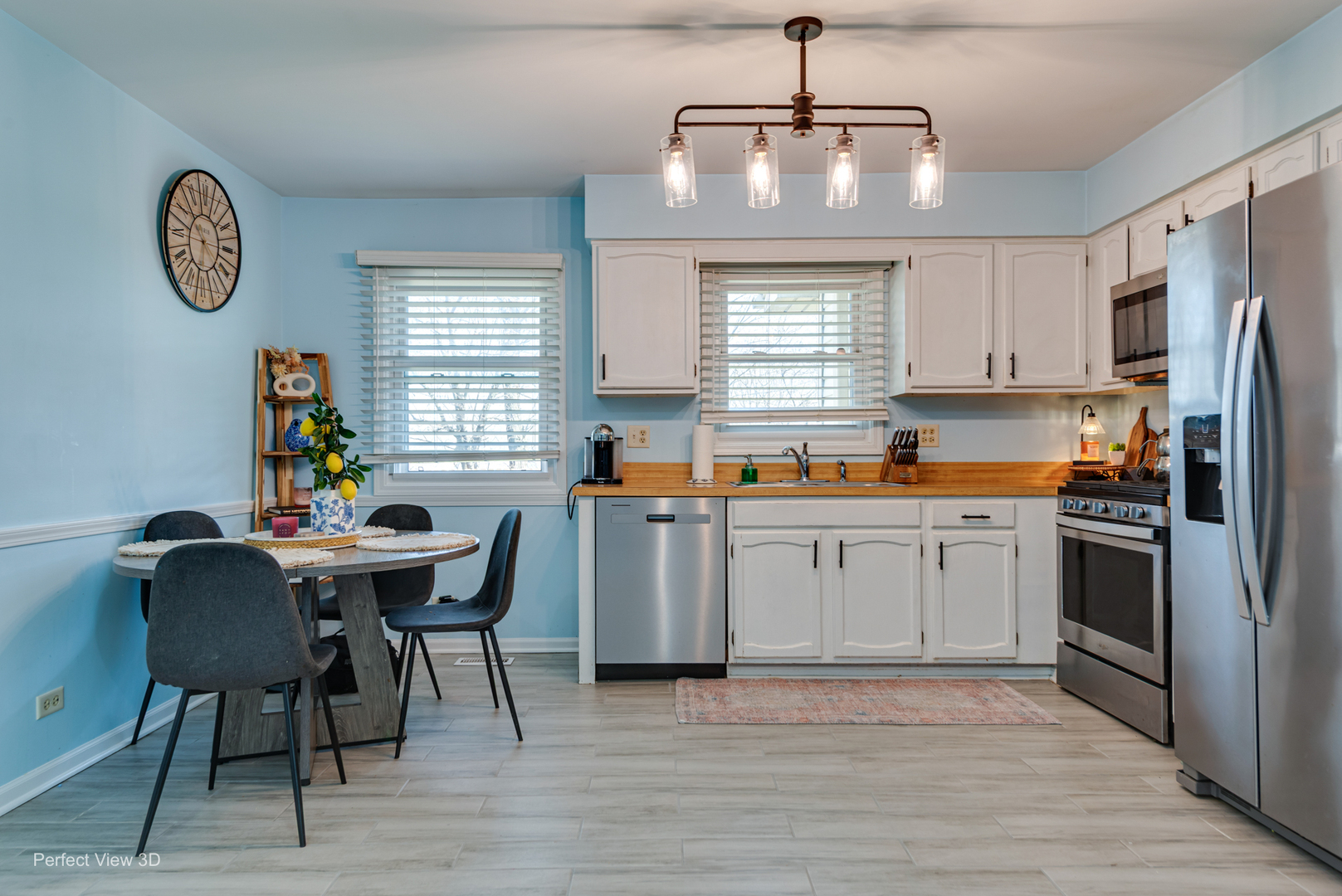 4 W Beech Drive, Schaumburg, IL 60193