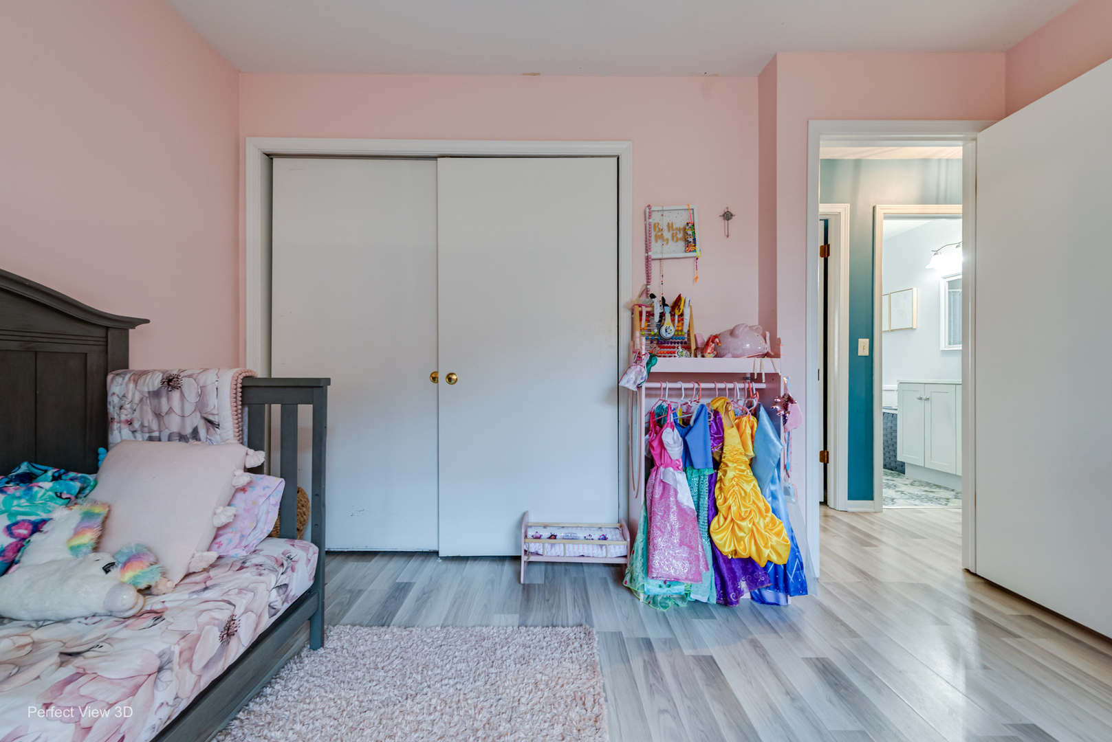 4 W Beech Drive, Schaumburg, IL 60193