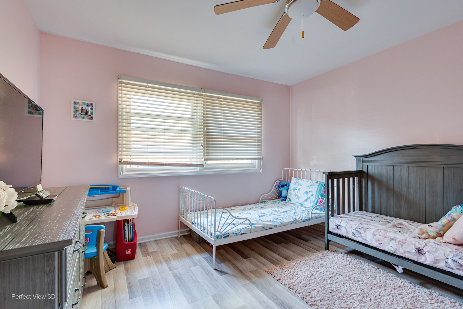 4 W Beech Drive, Schaumburg, IL 60193