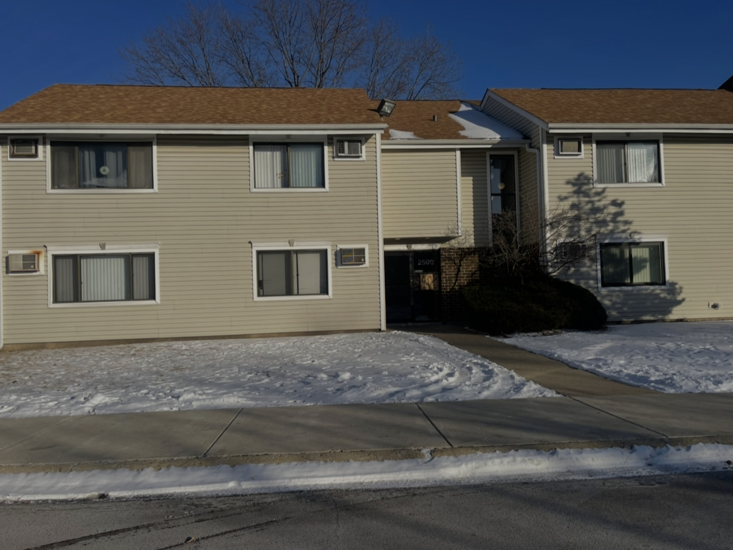 2500 BAYSIDE Drive #3, Palatine, IL 60074