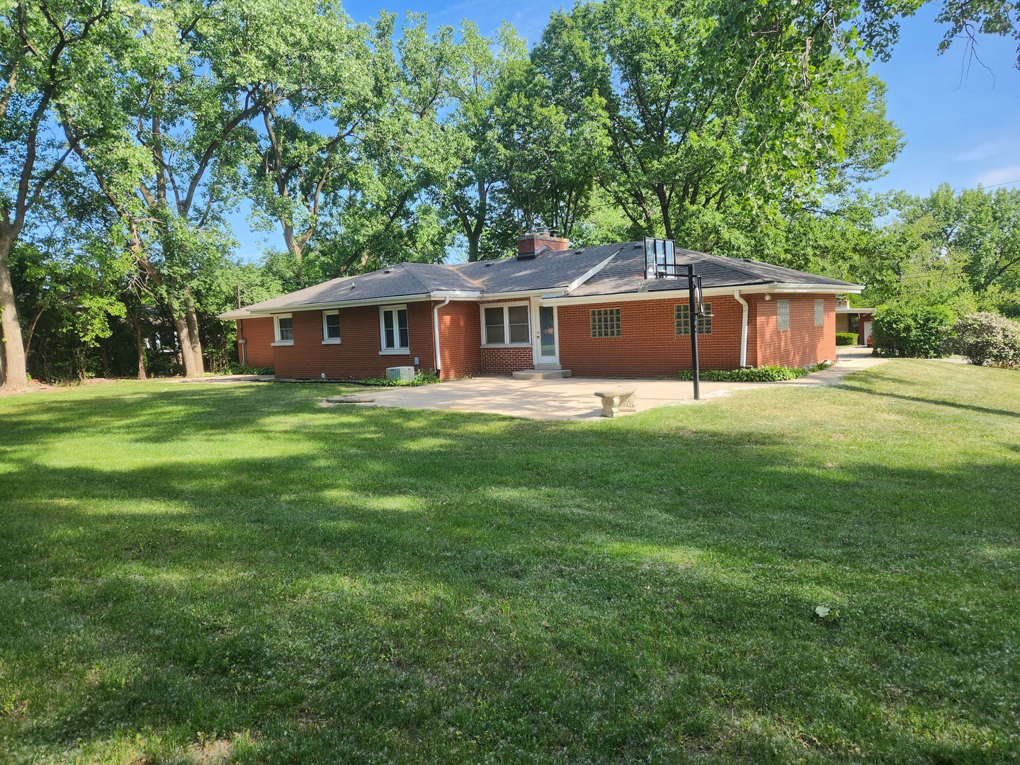 Burr Ridge, IL 60527