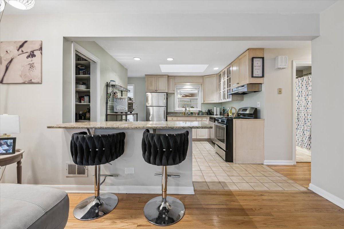 26 S Rohlwing Road, Palatine, IL 60074