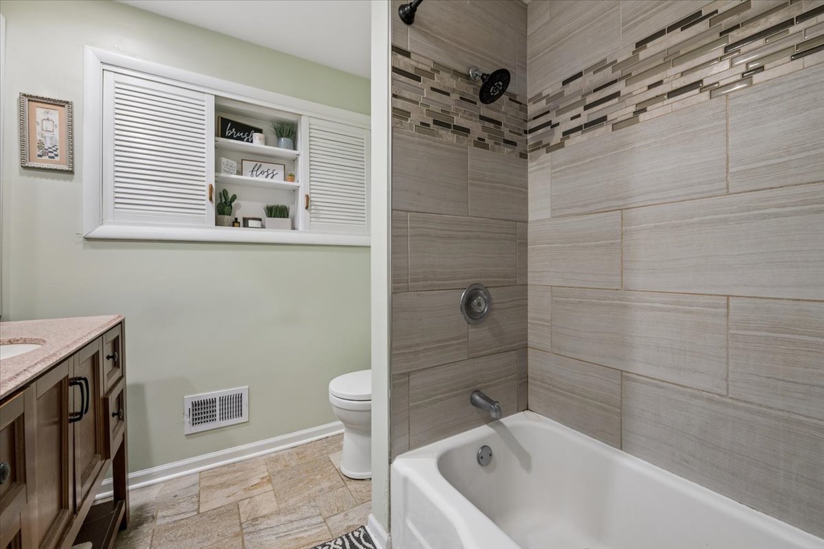 26 S Rohlwing Road, Palatine, IL 60074