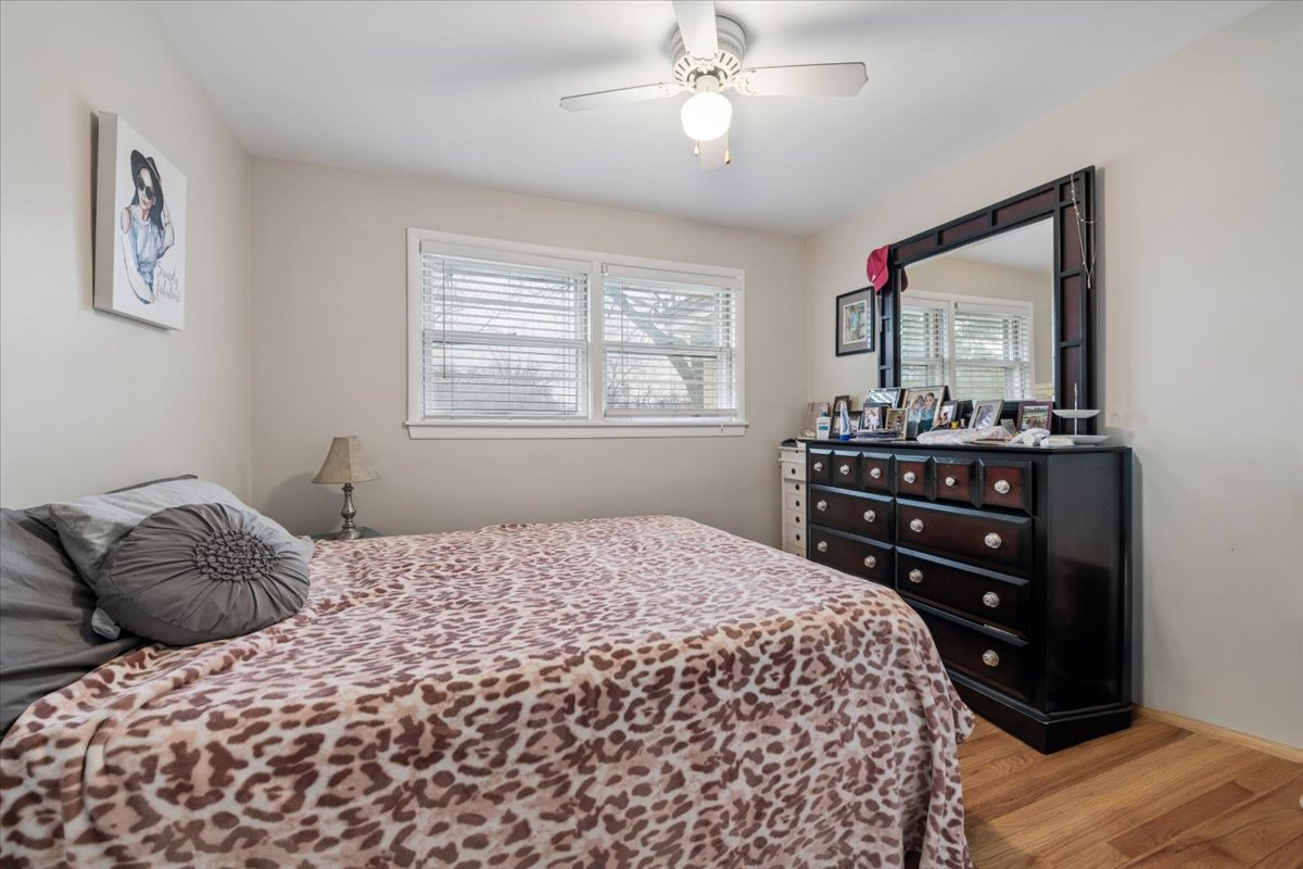 26 S Rohlwing Road, Palatine, IL 60074