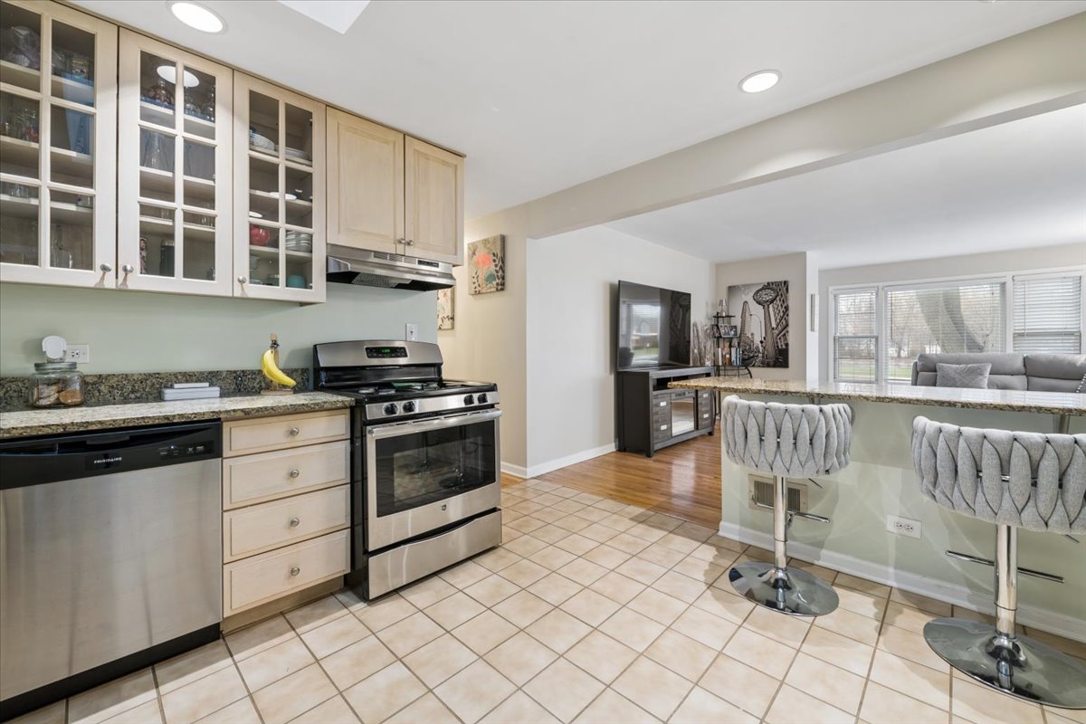 26 S Rohlwing Road, Palatine, IL 60074