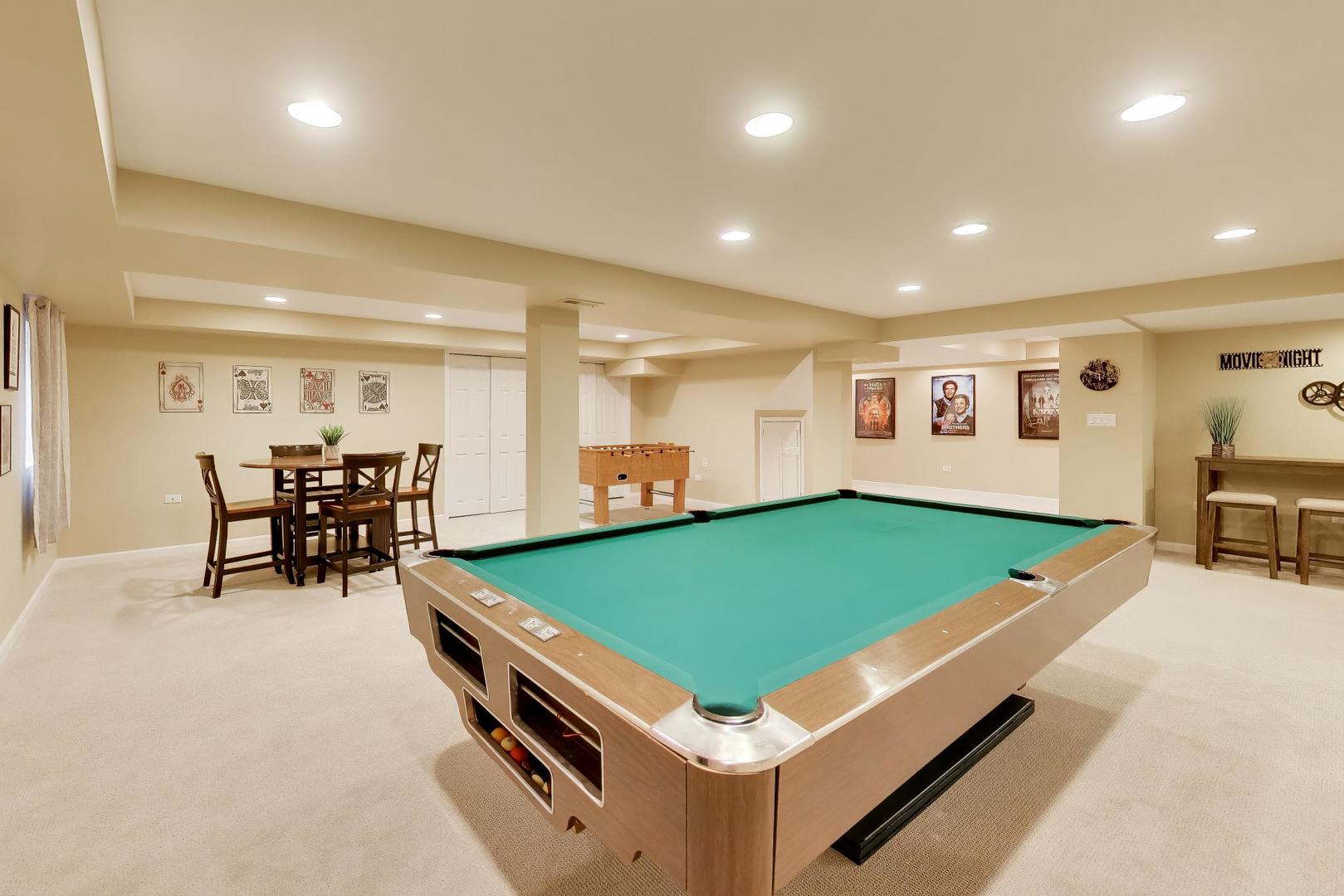 1604 Pleasant Court, Libertyville, IL 60048