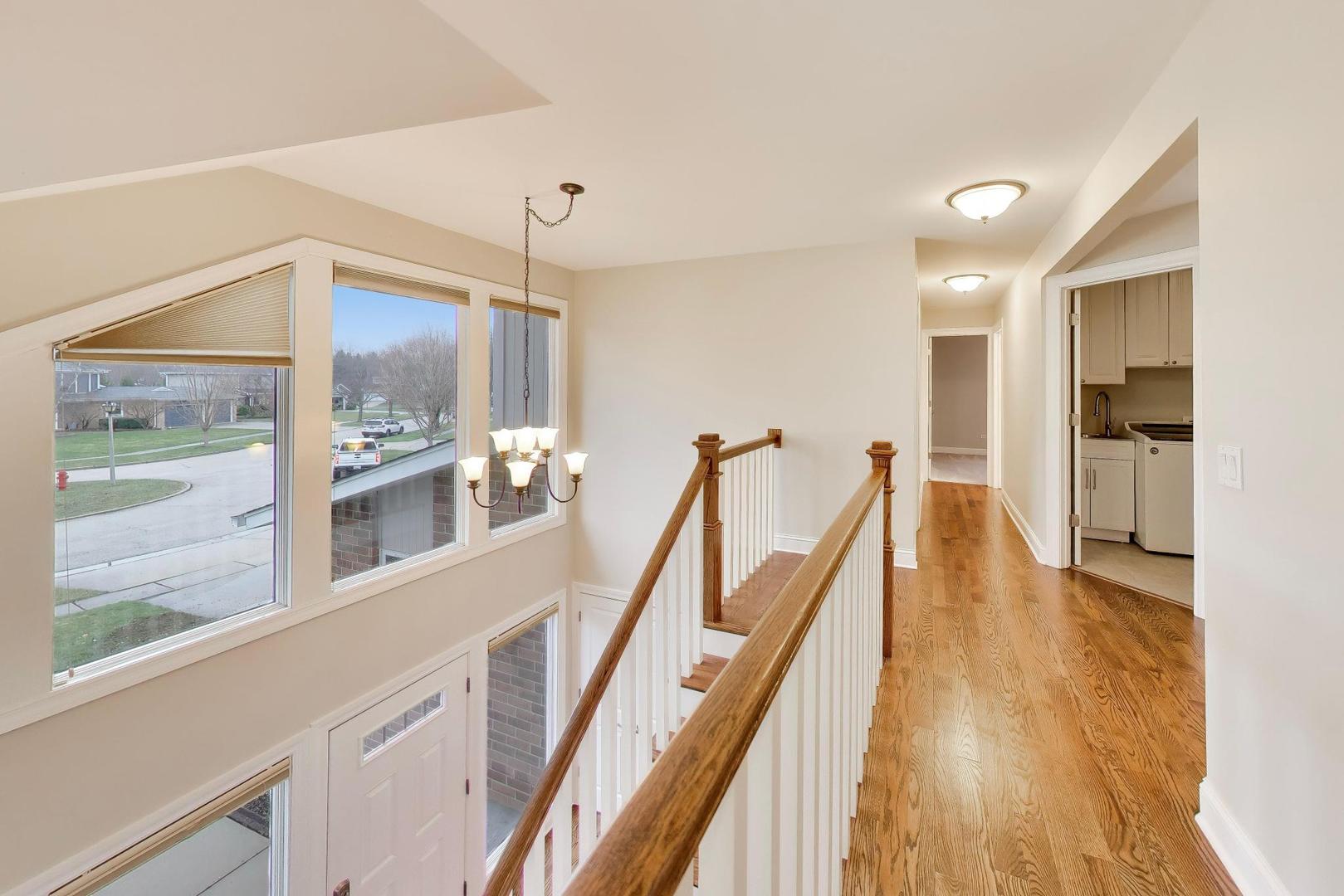 1604 Pleasant Court, Libertyville, IL 60048