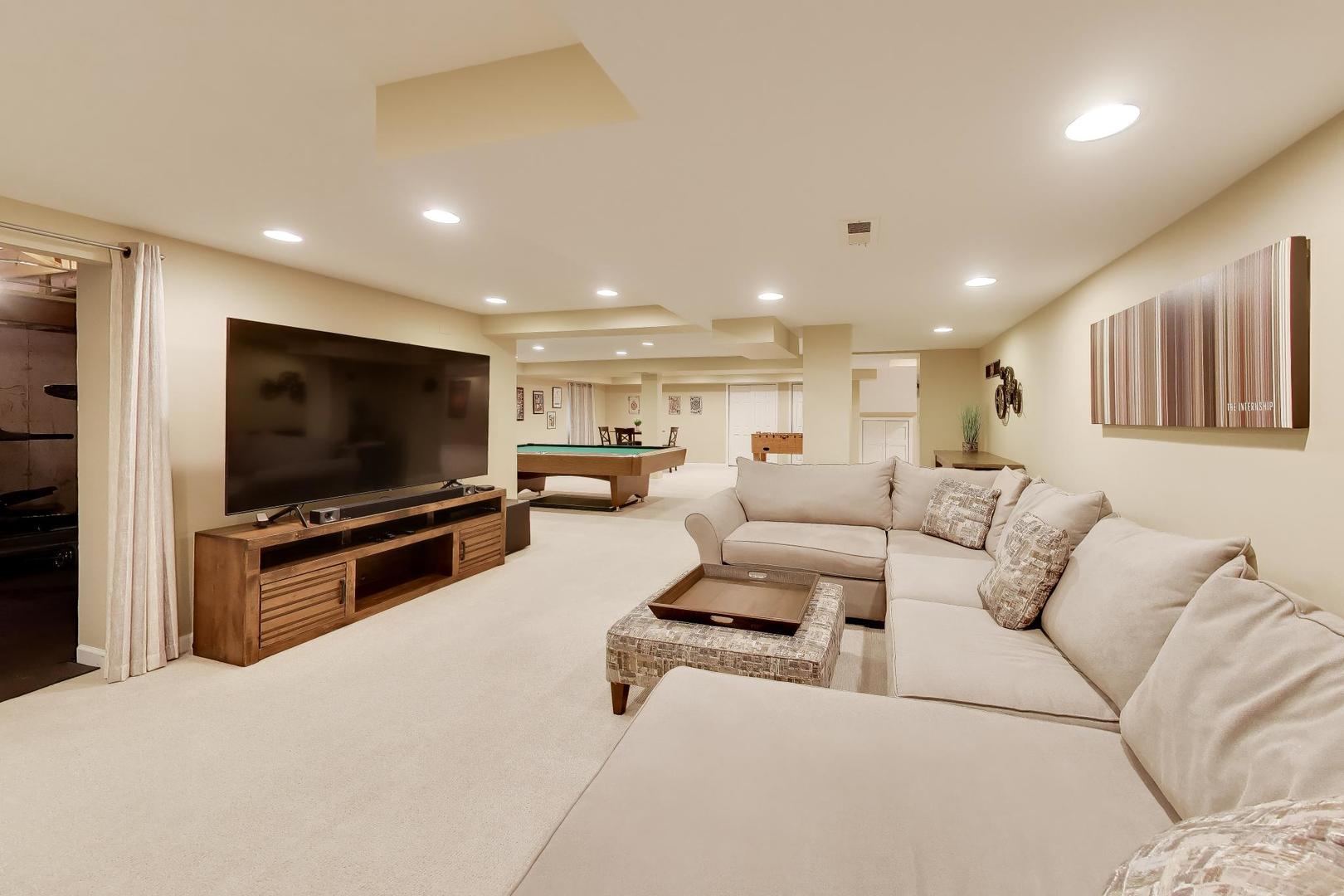1604 Pleasant Court, Libertyville, IL 60048