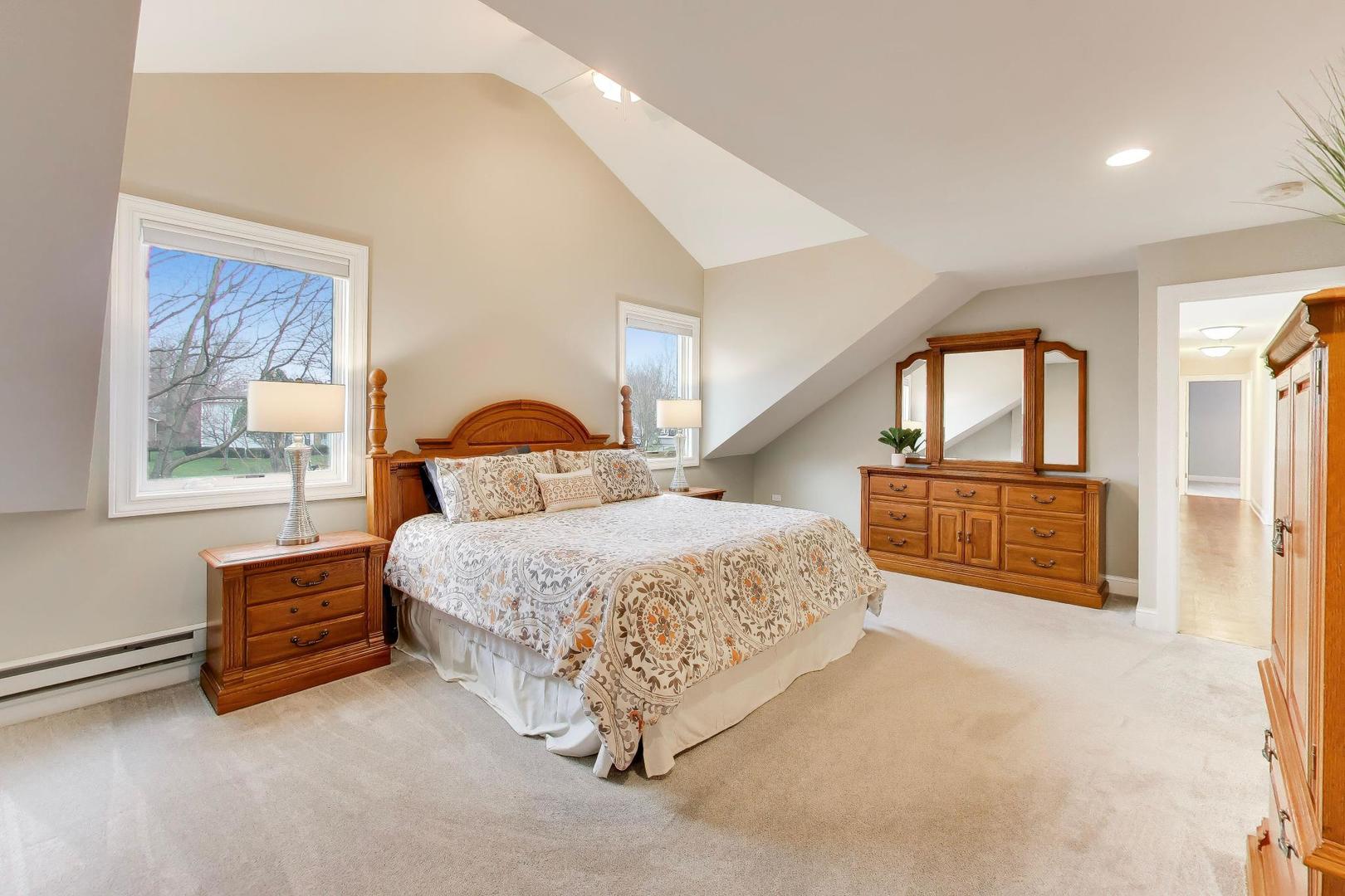 1604 Pleasant Court, Libertyville, IL 60048