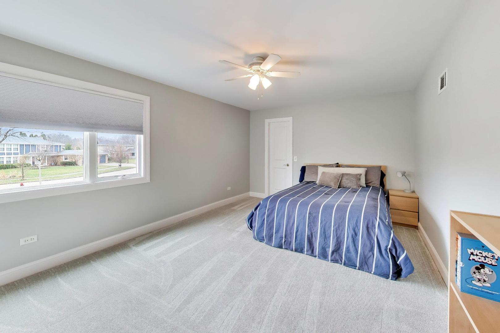 1604 Pleasant Court, Libertyville, IL 60048