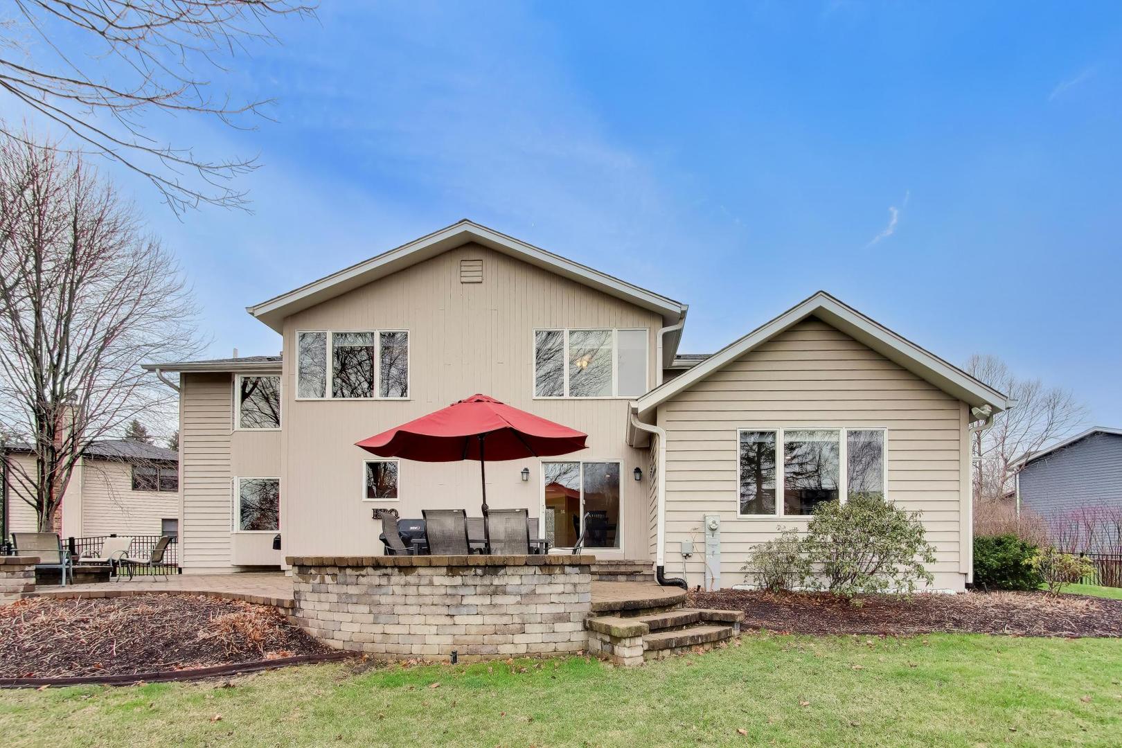 1604 Pleasant Court, Libertyville, IL 60048