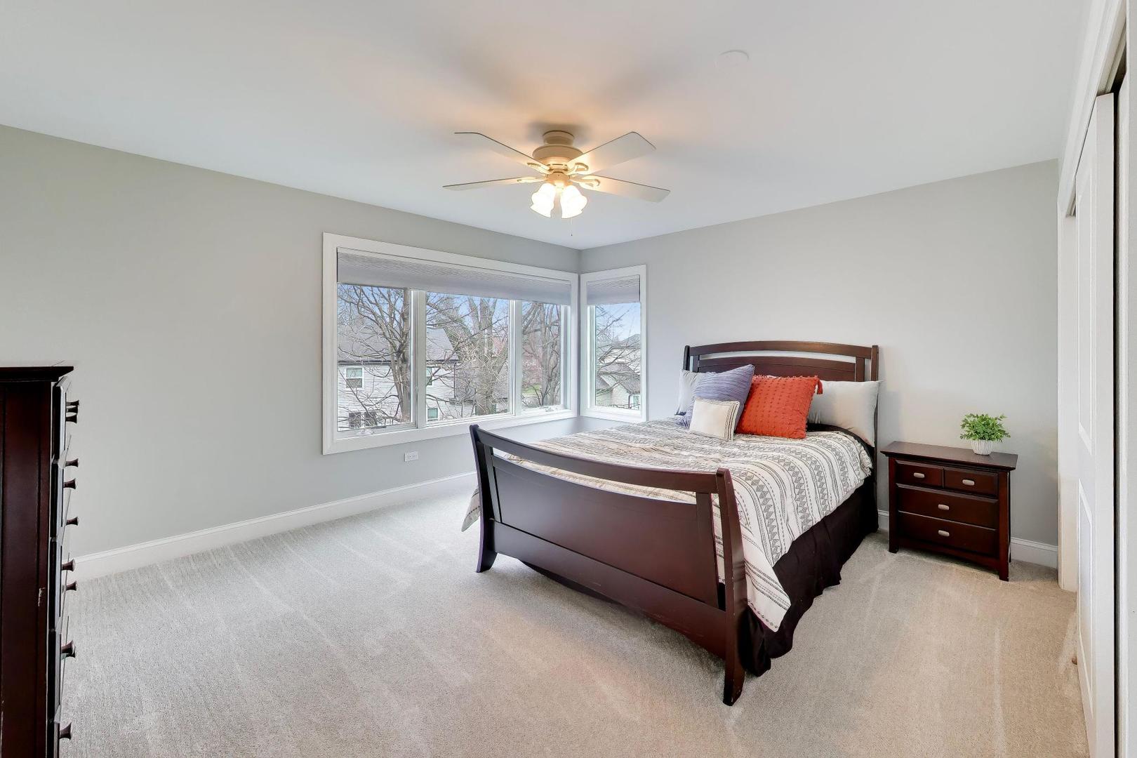 1604 Pleasant Court, Libertyville, IL 60048