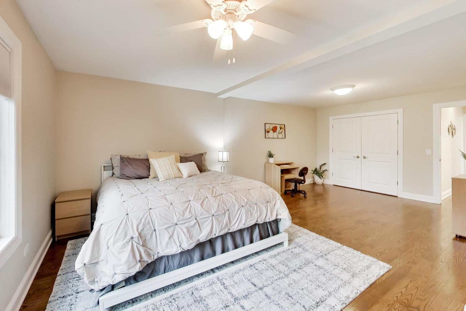 1604 Pleasant Court, Libertyville, IL 60048