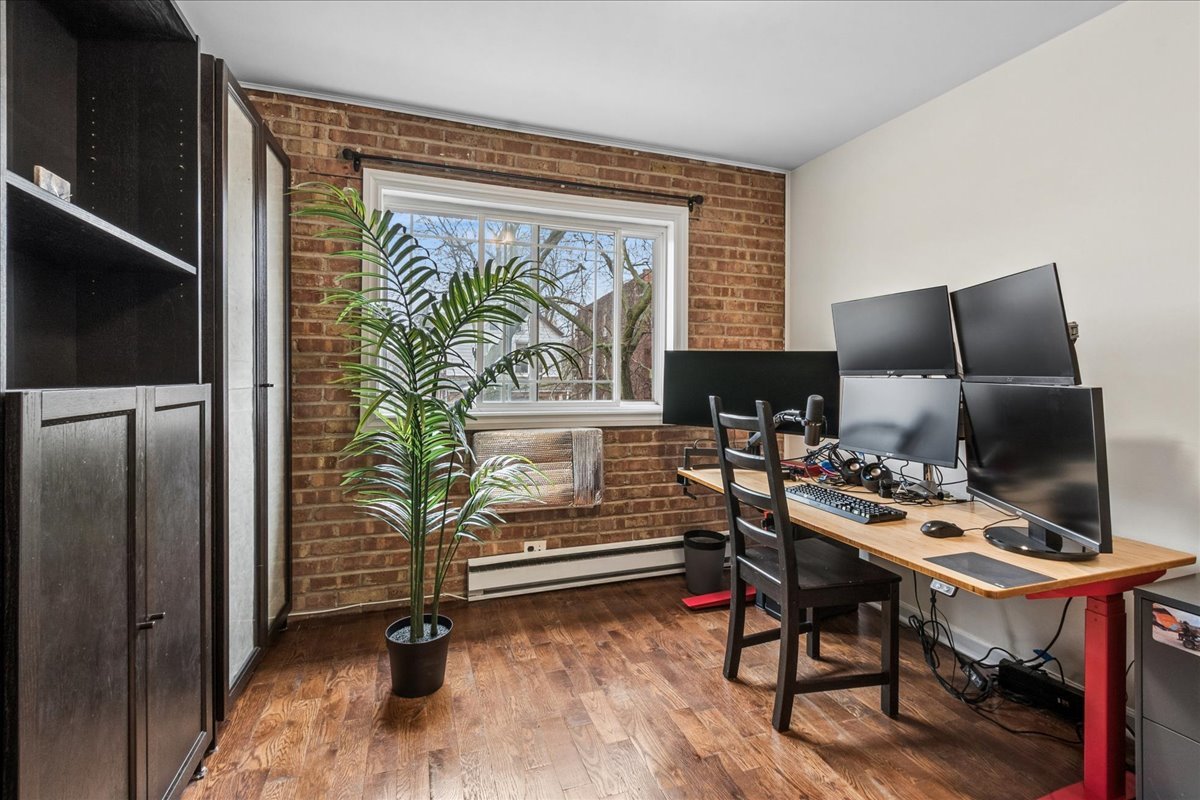 6118 N Hermitage Avenue #A, Chicago, IL 60660