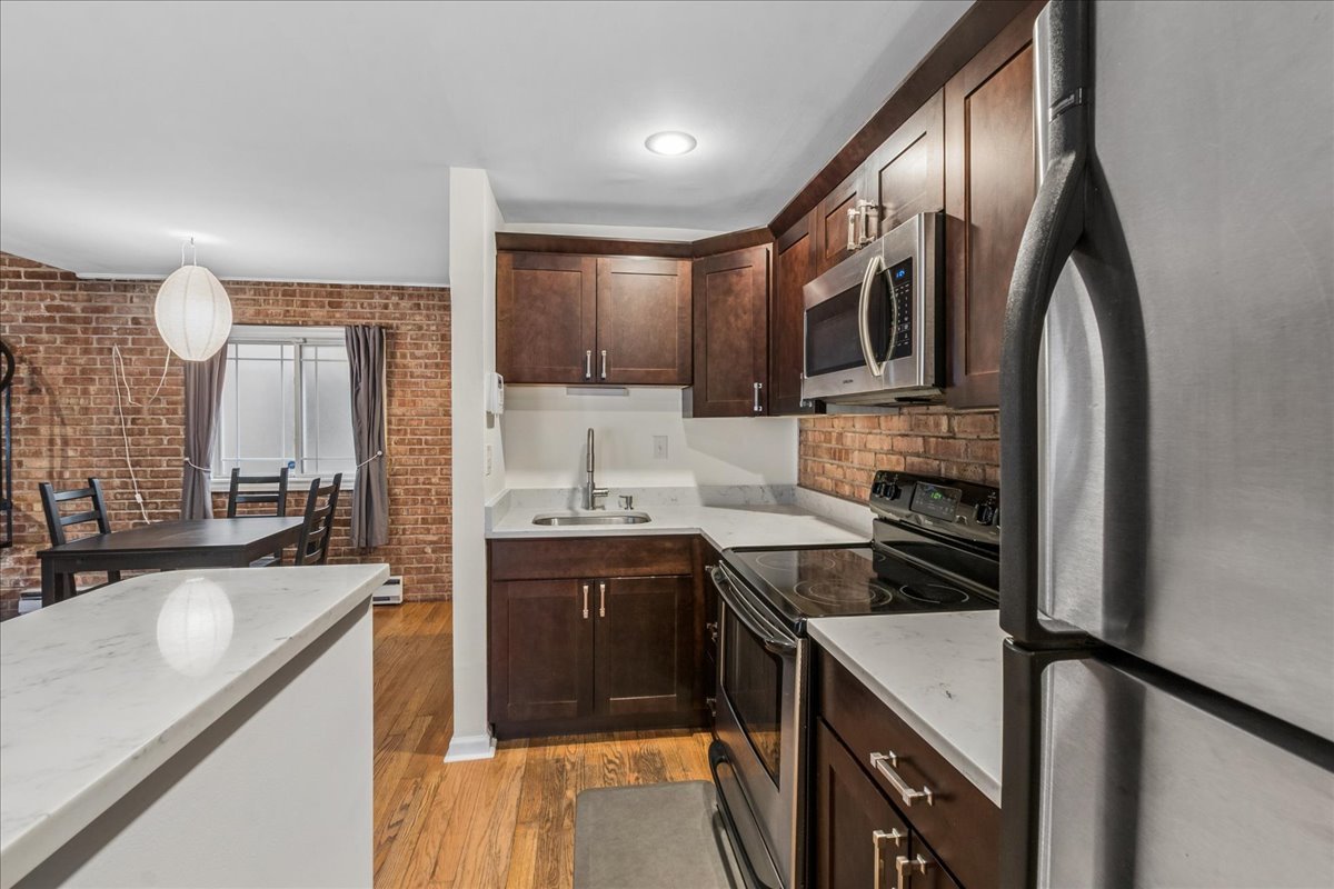 6118 N Hermitage Avenue #A, Chicago, IL 60660