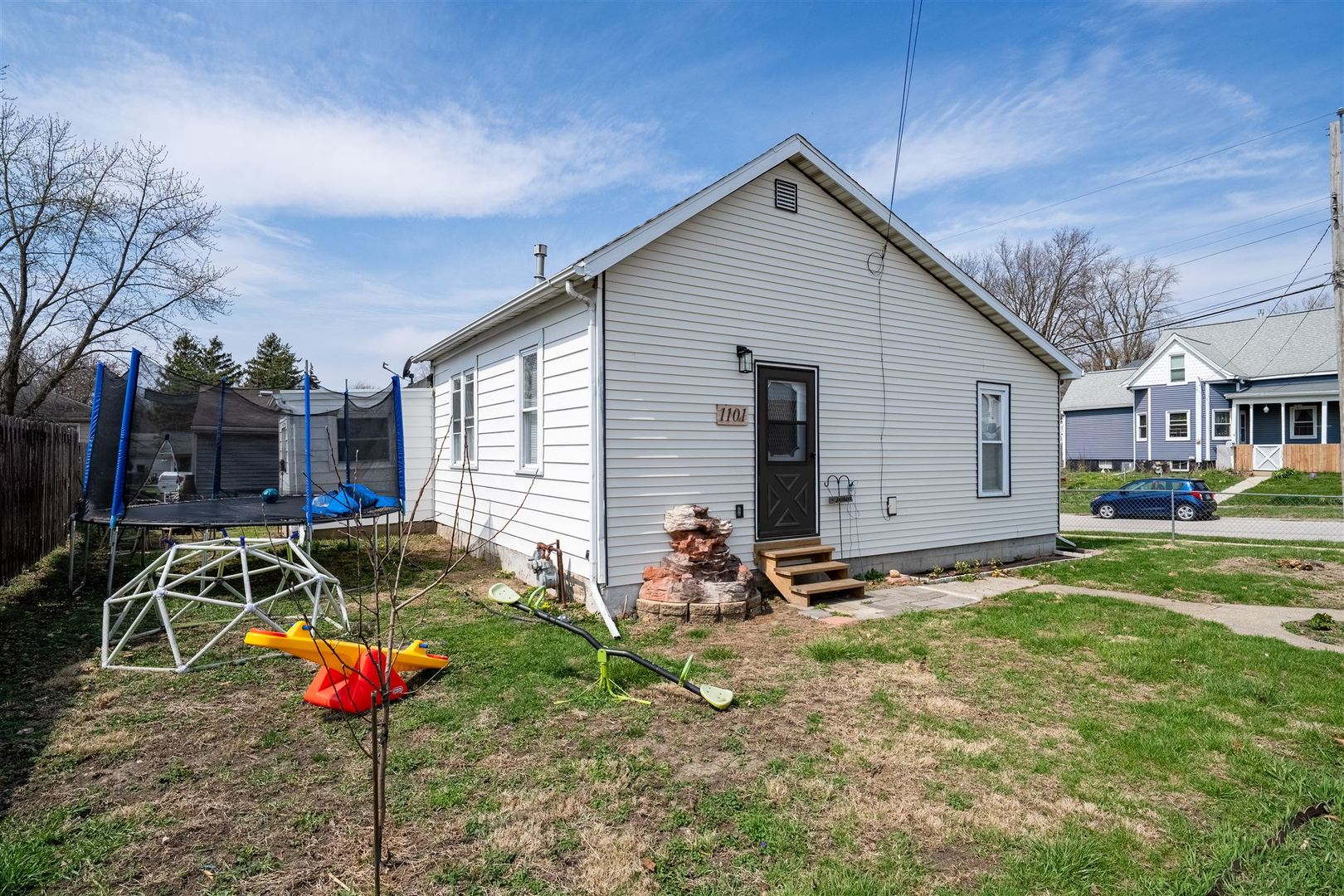 1101 Bunn Street, Bloomington, IL 61701