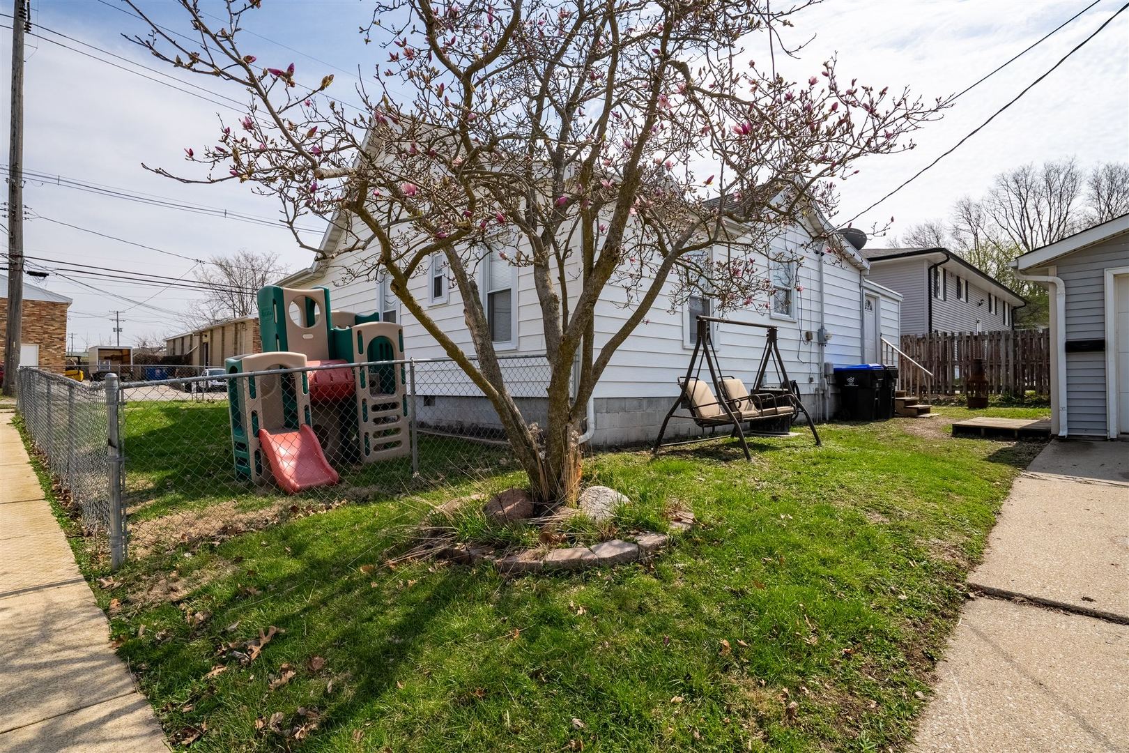 1101 Bunn Street, Bloomington, IL 61701