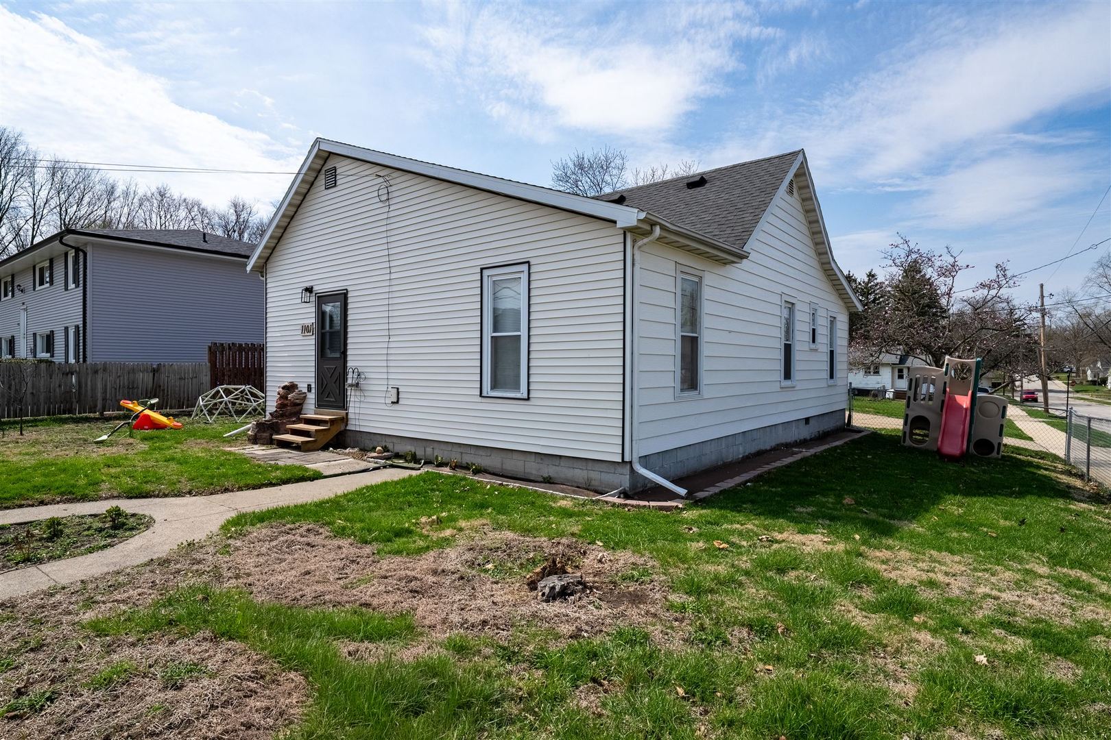 1101 Bunn Street, Bloomington, IL 61701