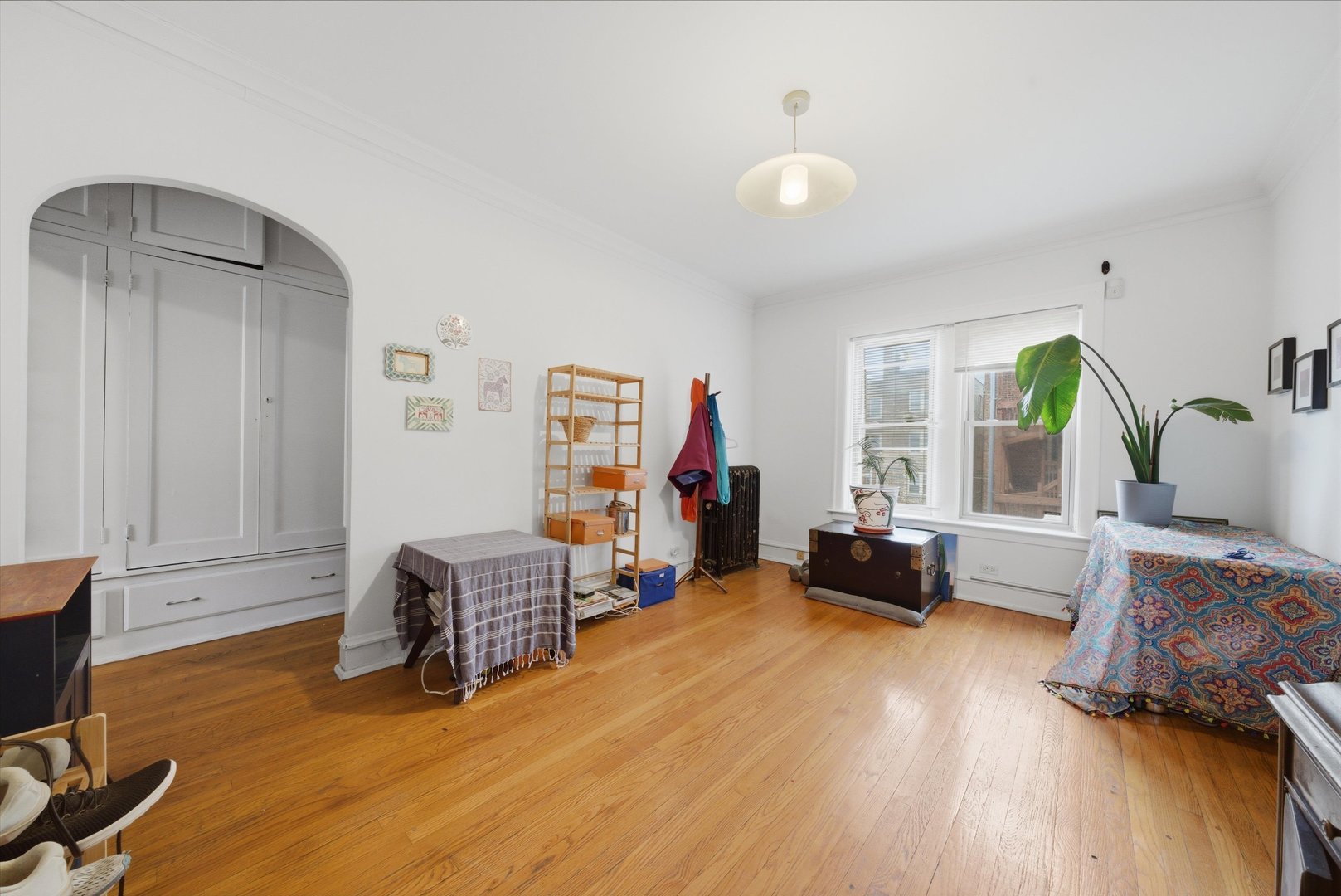 6205 N Oakley Avenue #2, Chicago, IL 60659