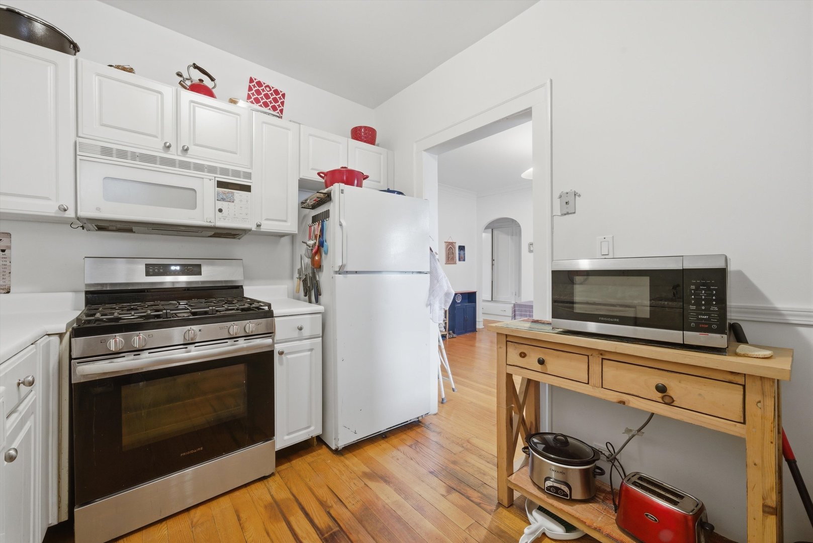 6205 N Oakley Avenue #2, Chicago, IL 60659