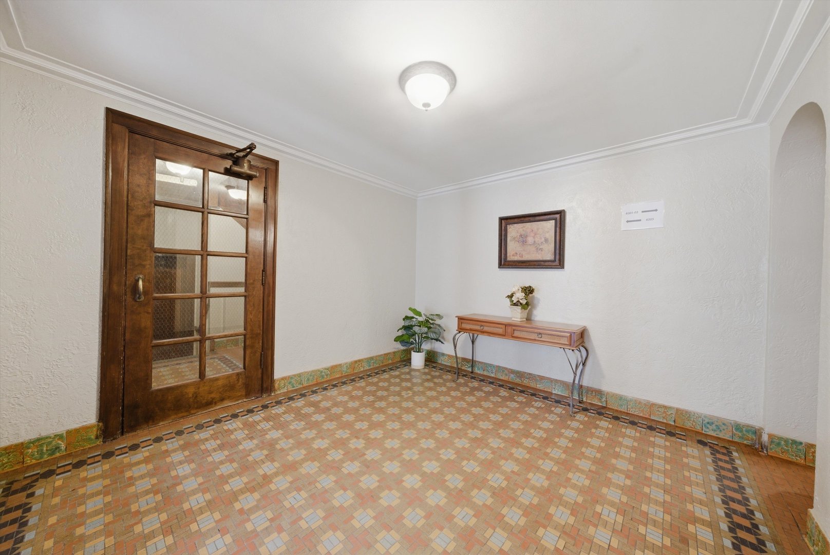 6205 N Oakley Avenue #2, Chicago, IL 60659