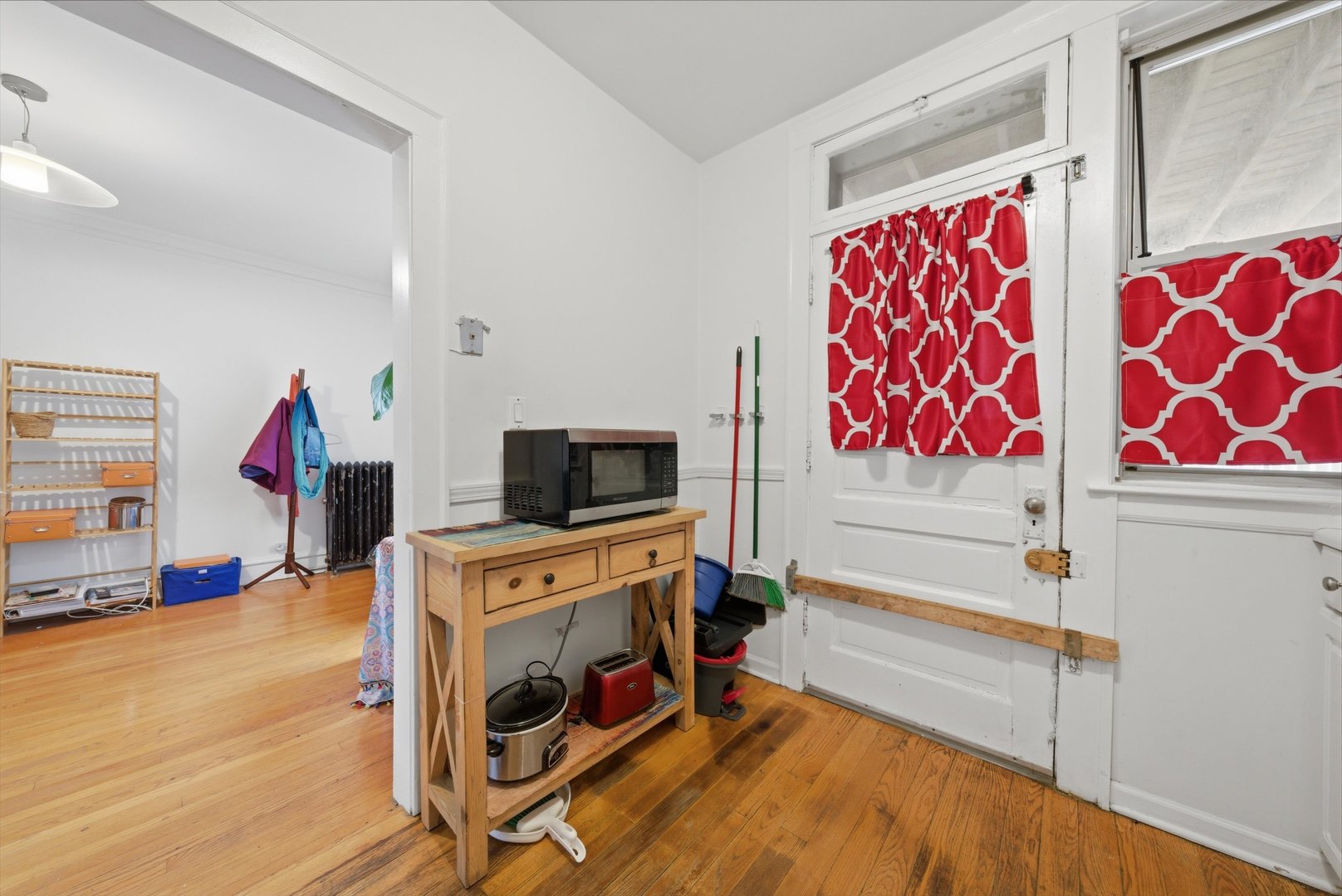 6205 N Oakley Avenue #2, Chicago, IL 60659