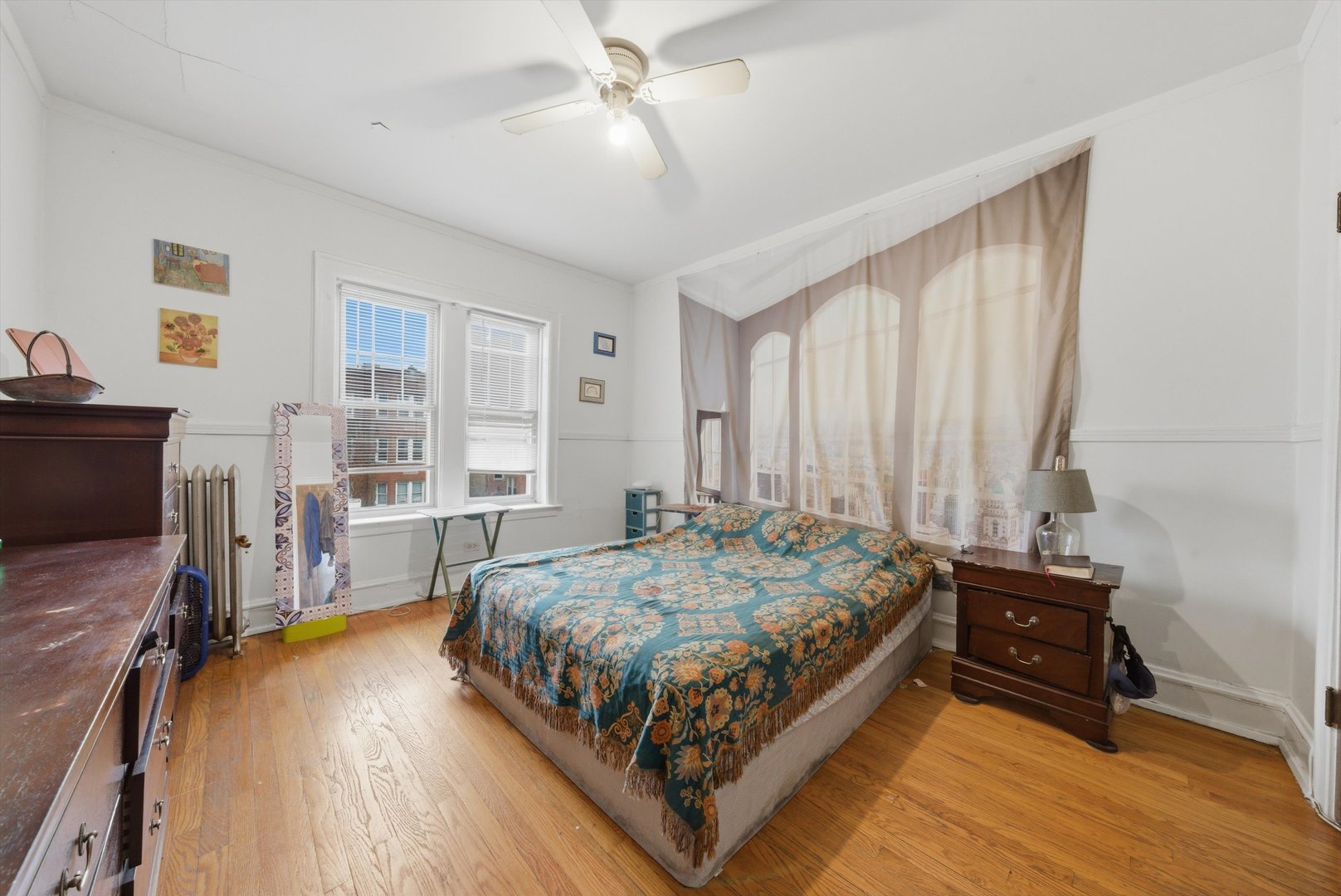 6205 N Oakley Avenue #2, Chicago, IL 60659