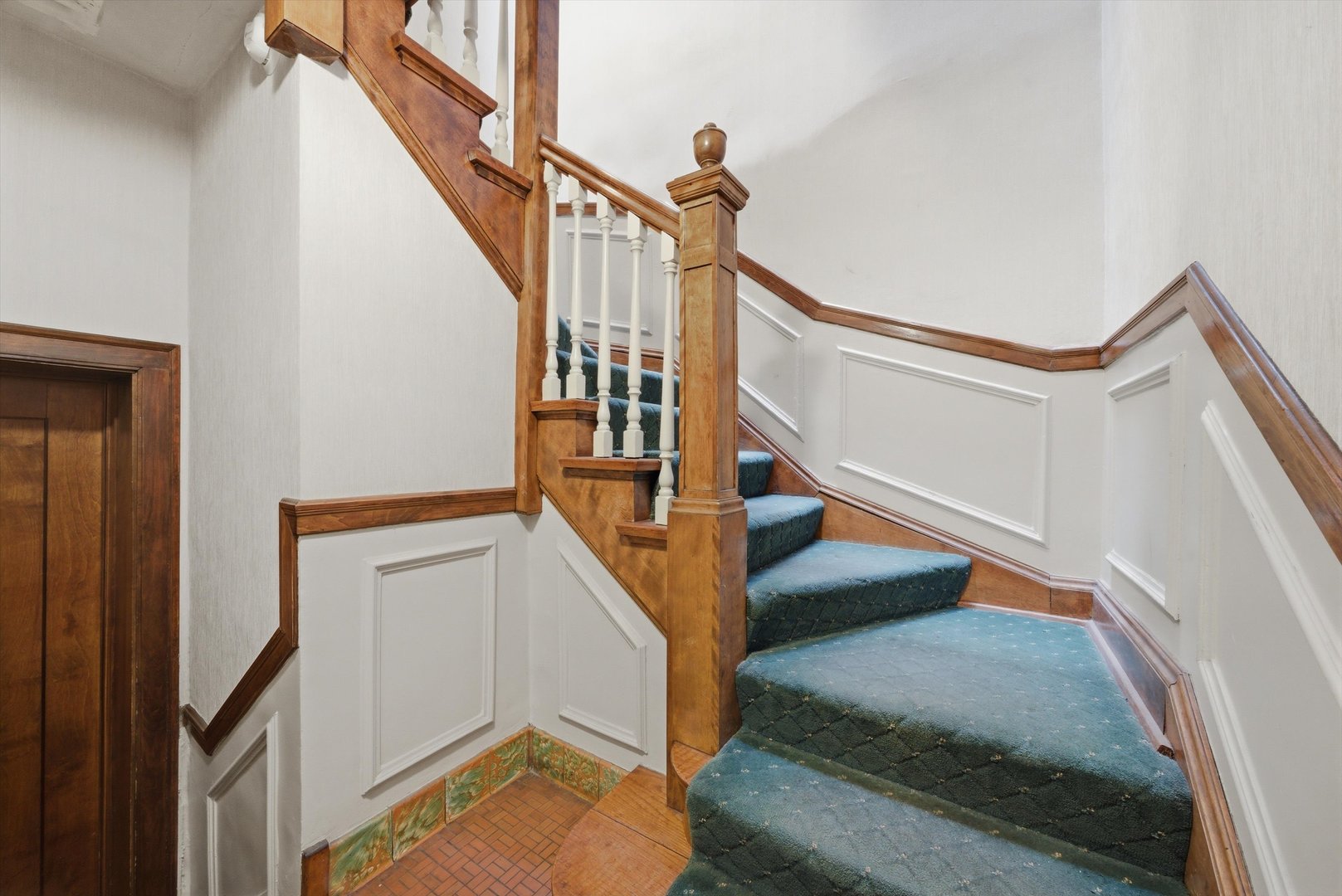 6205 N Oakley Avenue #2, Chicago, IL 60659