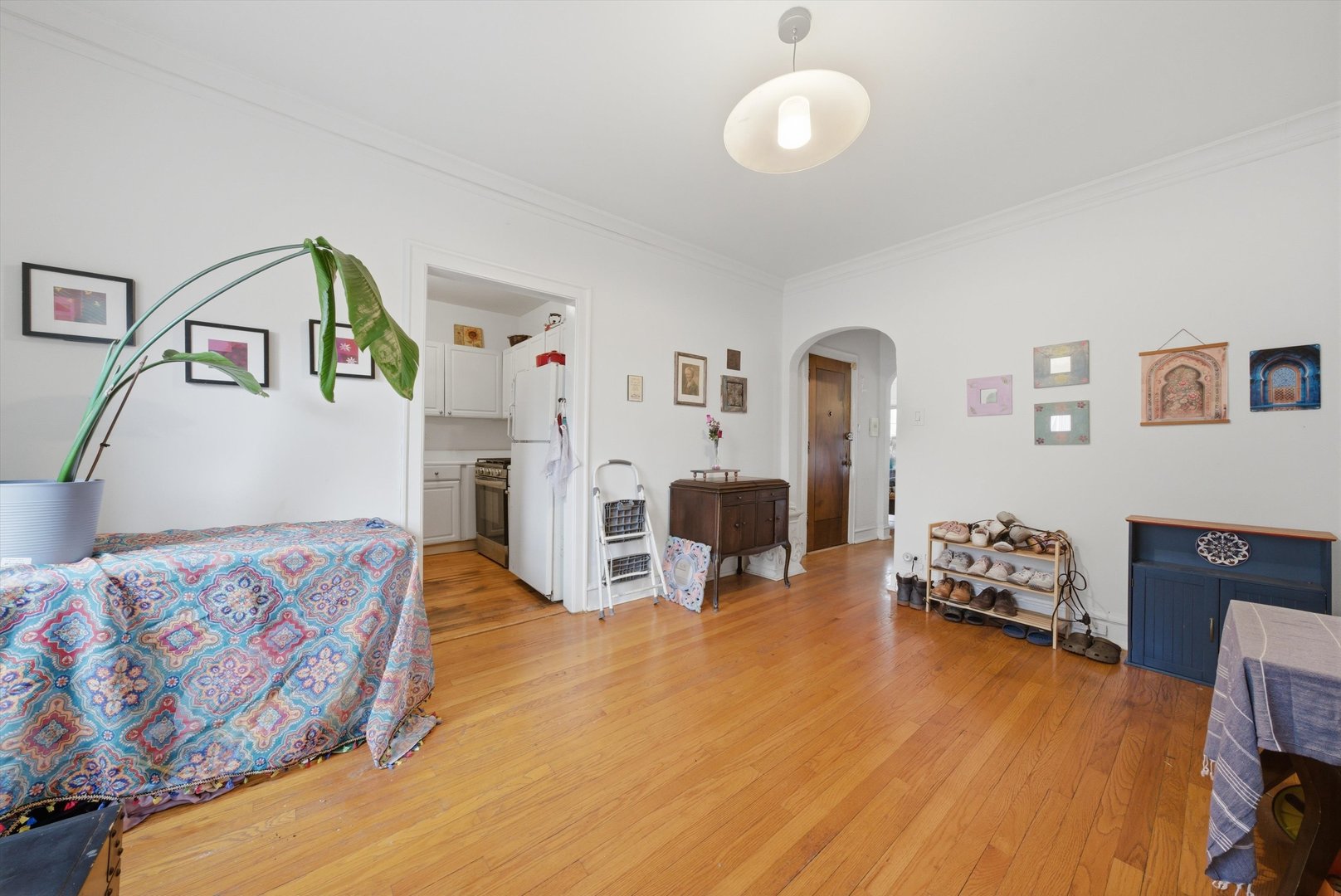 6205 N Oakley Avenue #2, Chicago, IL 60659