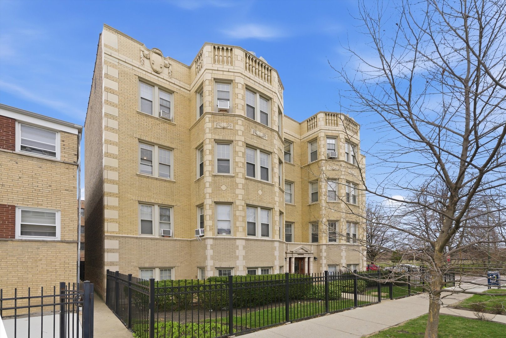 6205 N Oakley Avenue #2, Chicago, IL 60659