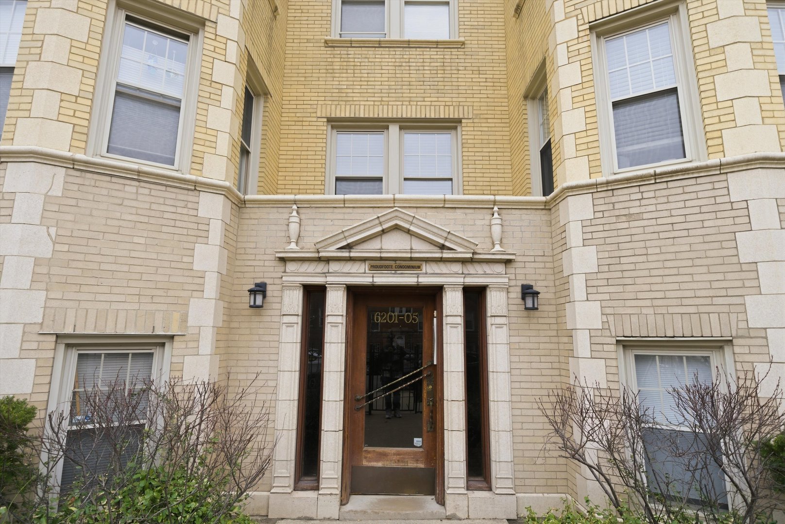 6205 N Oakley Avenue #2, Chicago, IL 60659
