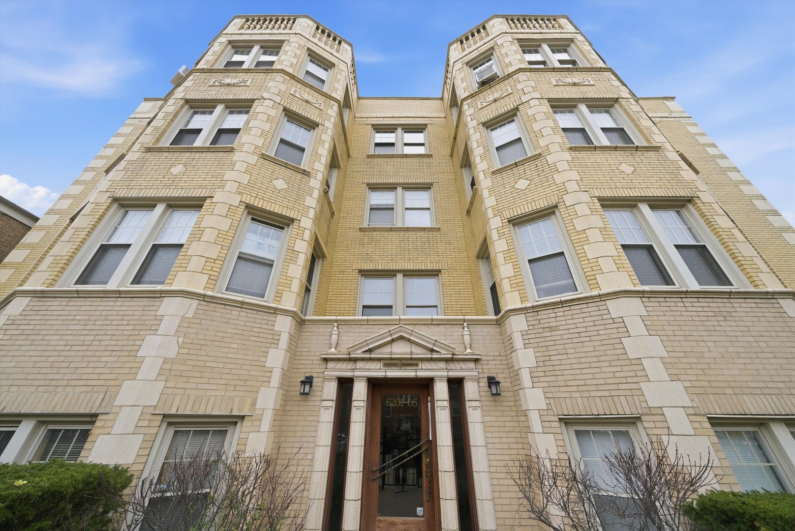 6205 N Oakley Avenue #2, Chicago, IL 60659