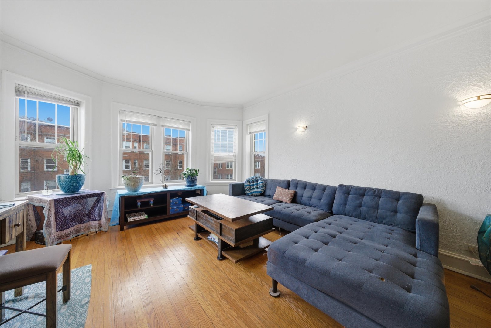 6205 N Oakley Avenue #2, Chicago, IL 60659