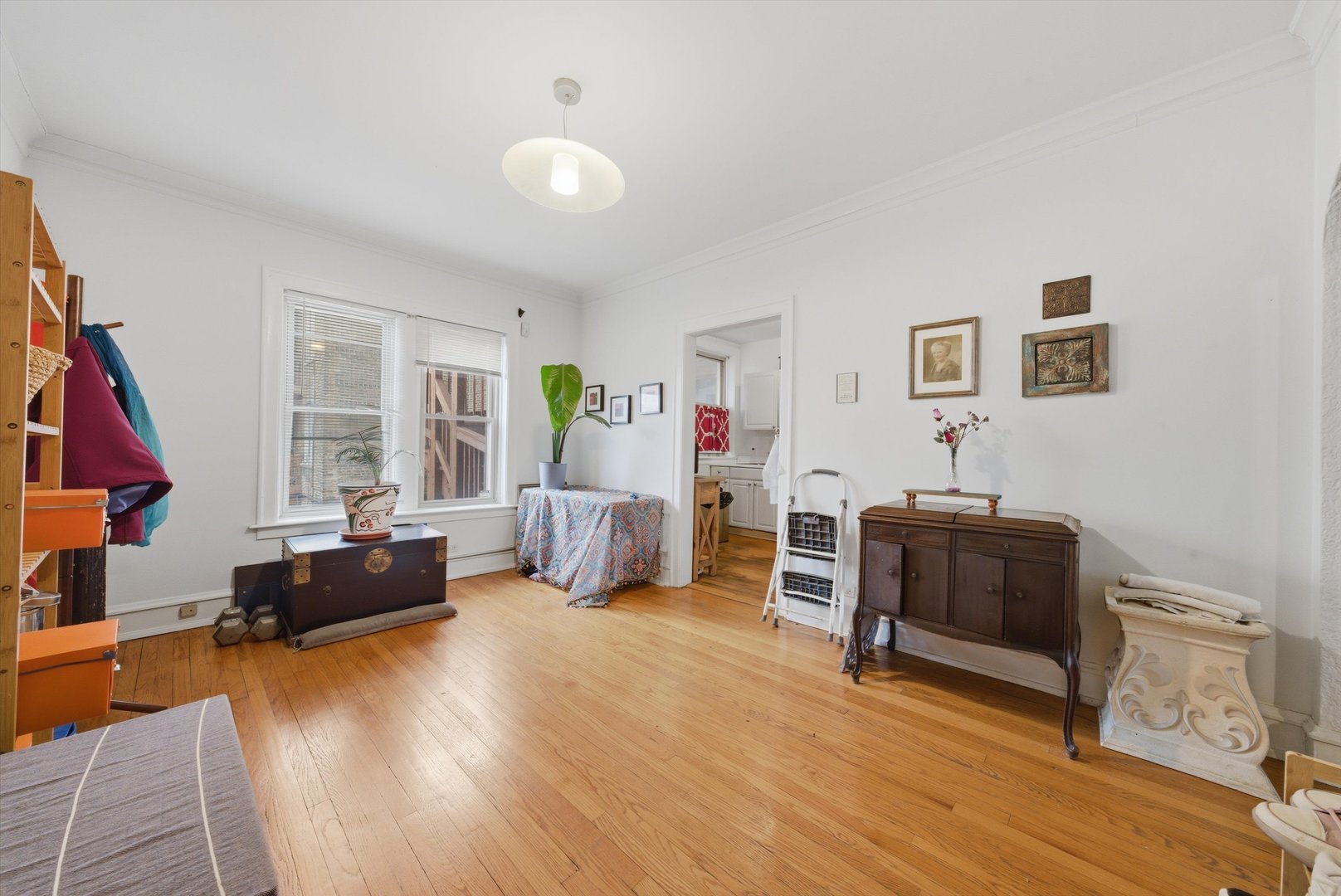 6205 N Oakley Avenue #2, Chicago, IL 60659