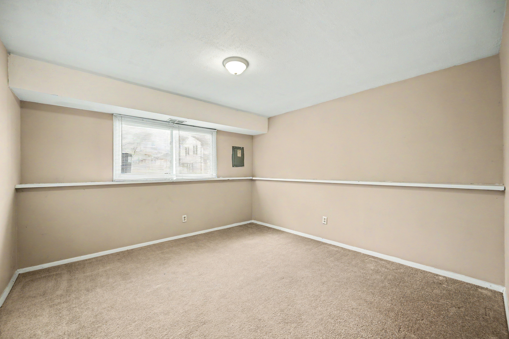 1952 Glenrock Lane, Glendale Heights, IL 60139