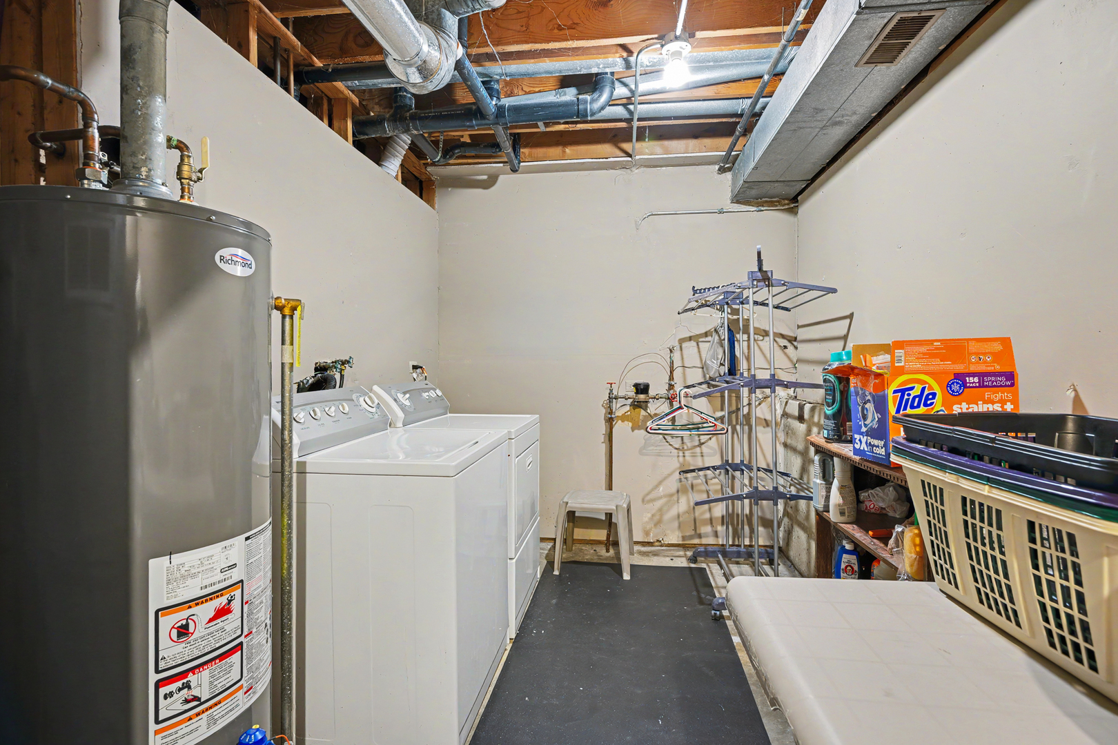 1952 Glenrock Lane, Glendale Heights, IL 60139