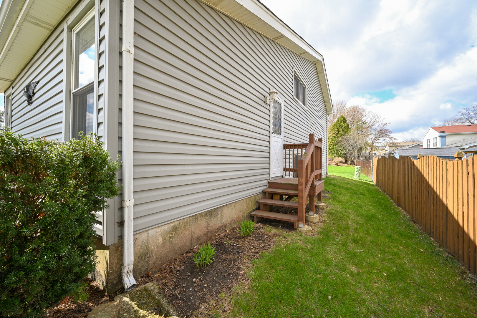 1952 Glenrock Lane, Glendale Heights, IL 60139