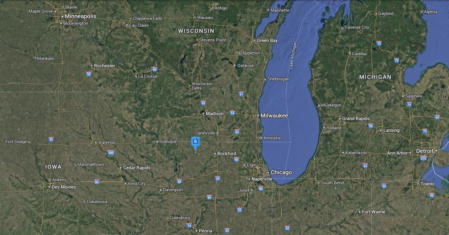 411 S Adams Avenue, Freeport, IL 61032